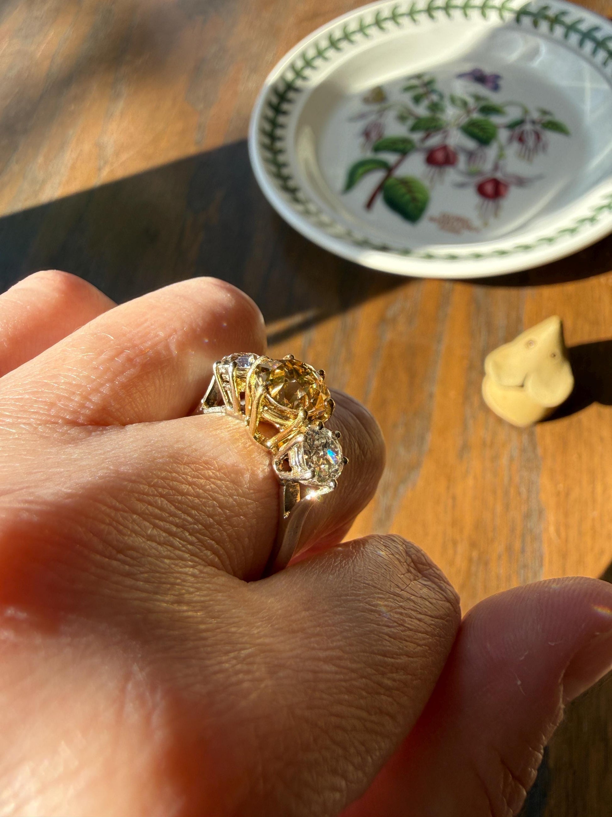 CHAMPAGNE Fancy Light BROWN Cognac Three Stone 3.3 Carats Old Mine Cut DIAMOND Ring 18k Yellow White Gold Vintage Art Deco Tall Stacker Band