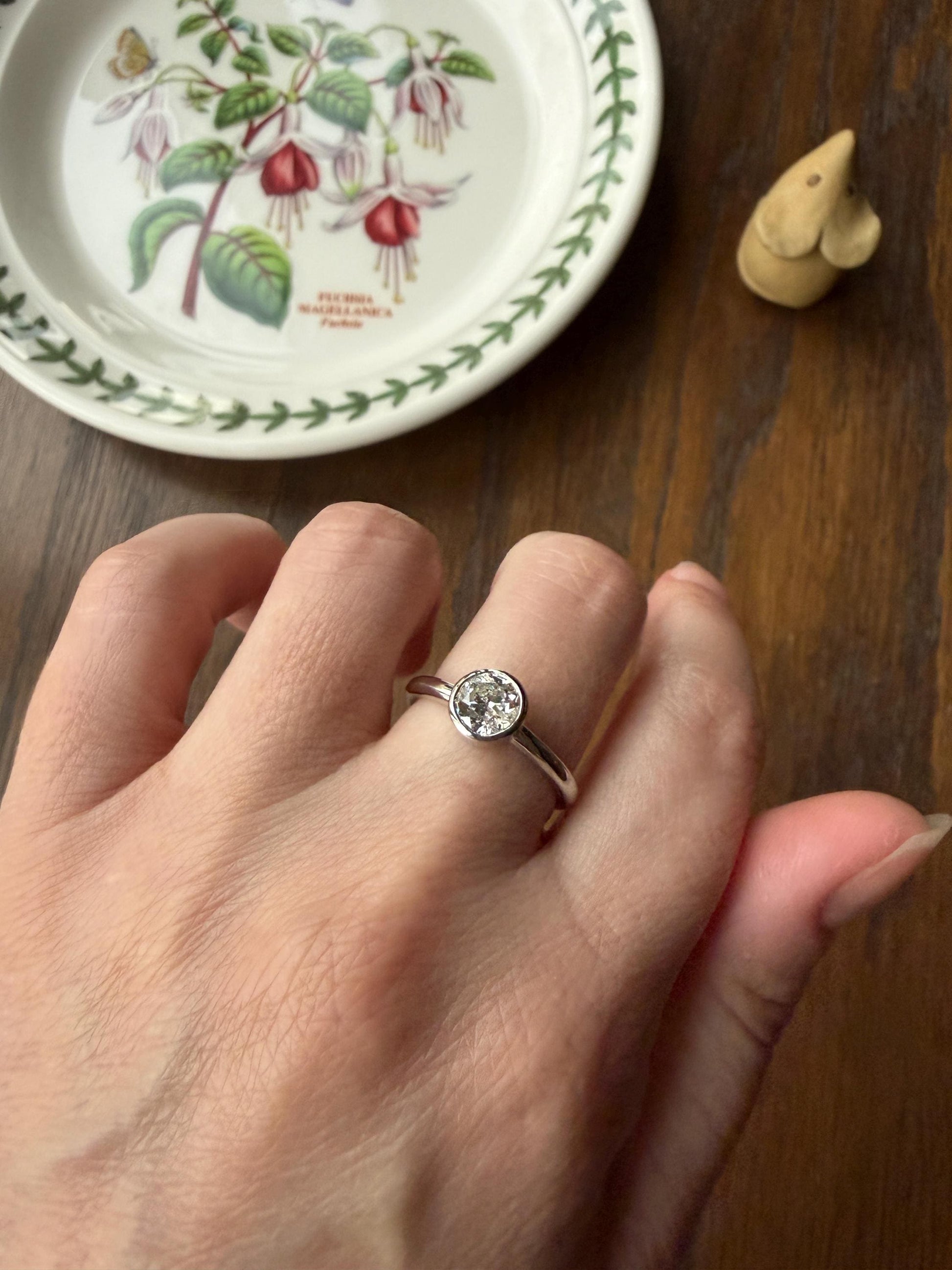 Chunky Vintage 0.9 Carat Old European Cut DIAMOND Bezel Set Ring Art Deco Stacker Donut Band 18k White Gold Solitaire Geometric Engagement