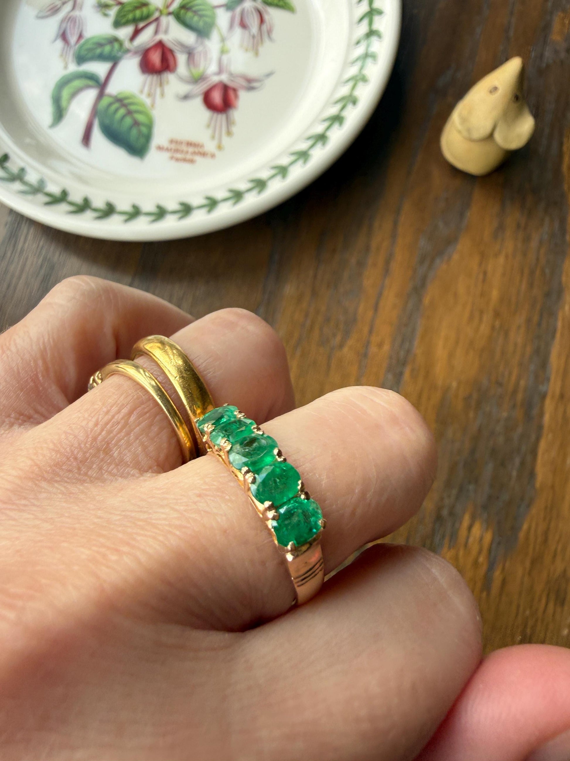 Natural EMERALD Oval Five Stone Band French Vintage 14k Gold Ring Green Linear Stacker Splayed Stacker