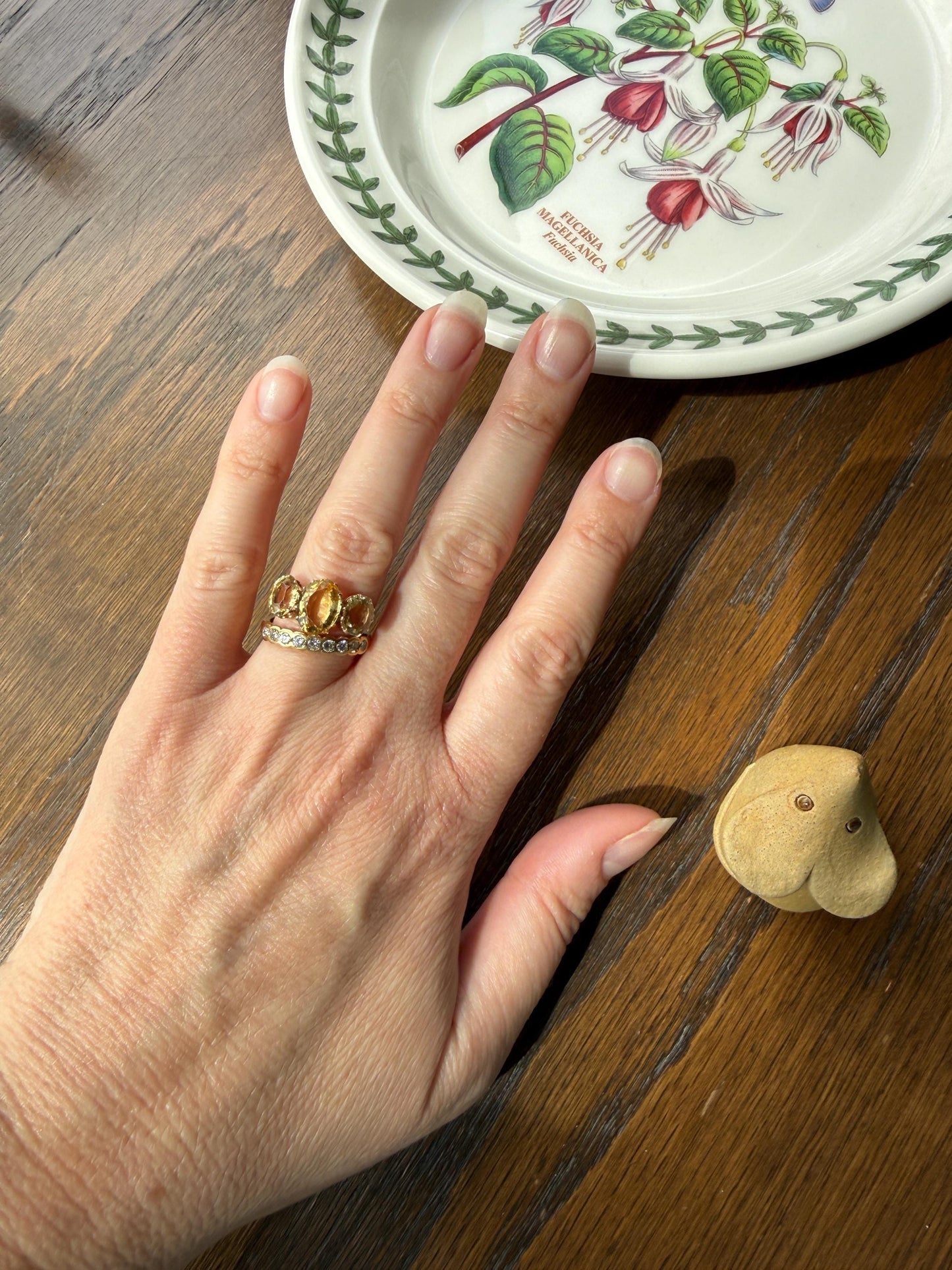 ANTIQUE Victorian Sunny Yellow 3.4 Carats Old Cut Natural Citrine Three Stone Band French Ring 18k Gold Oval Classic Crown Prong Setting
