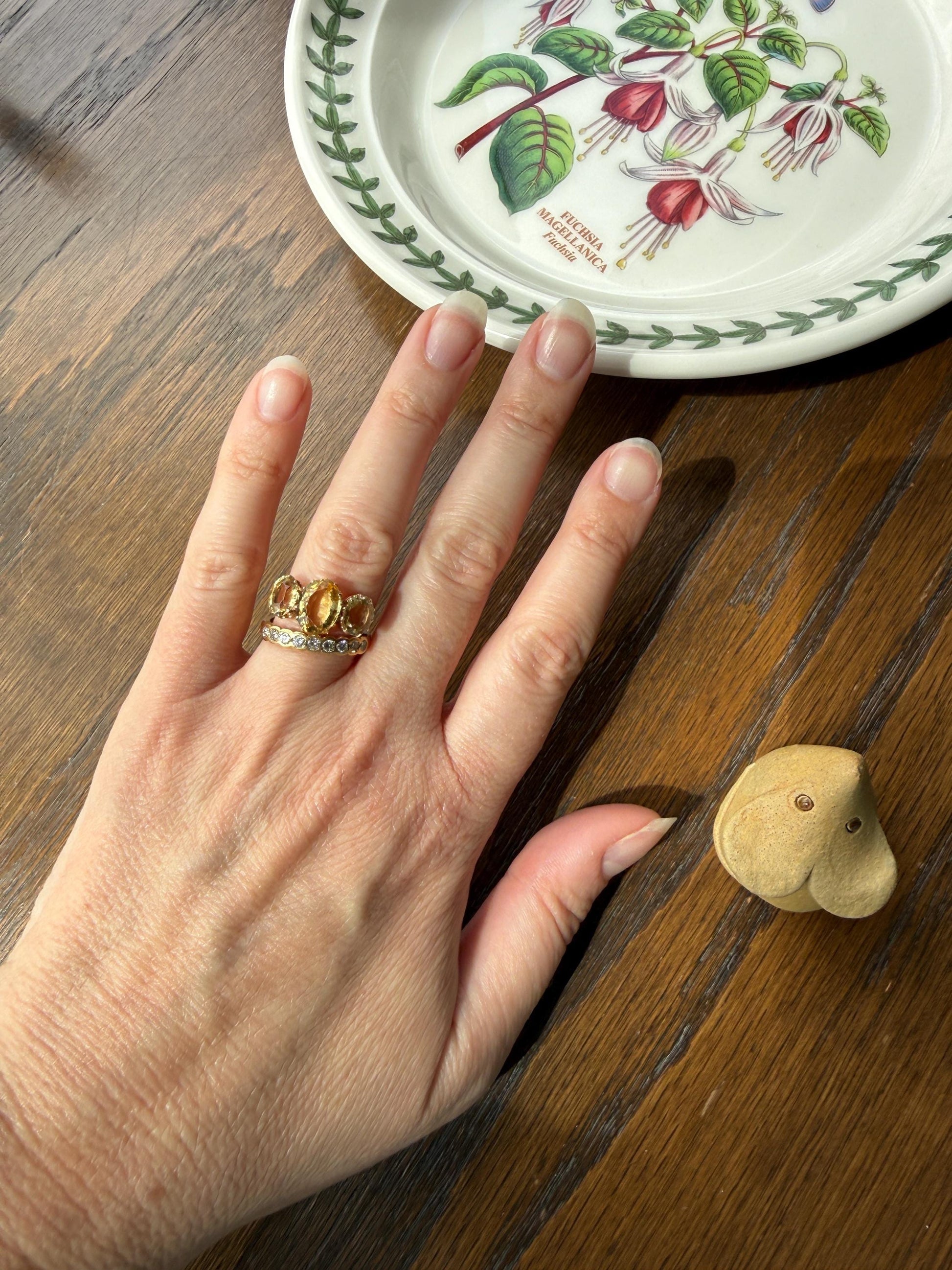 ANTIQUE Victorian Sunny Yellow 3.4 Carats Old Cut Natural Citrine Three Stone Band French Ring 18k Gold Oval Classic Crown Prong Setting