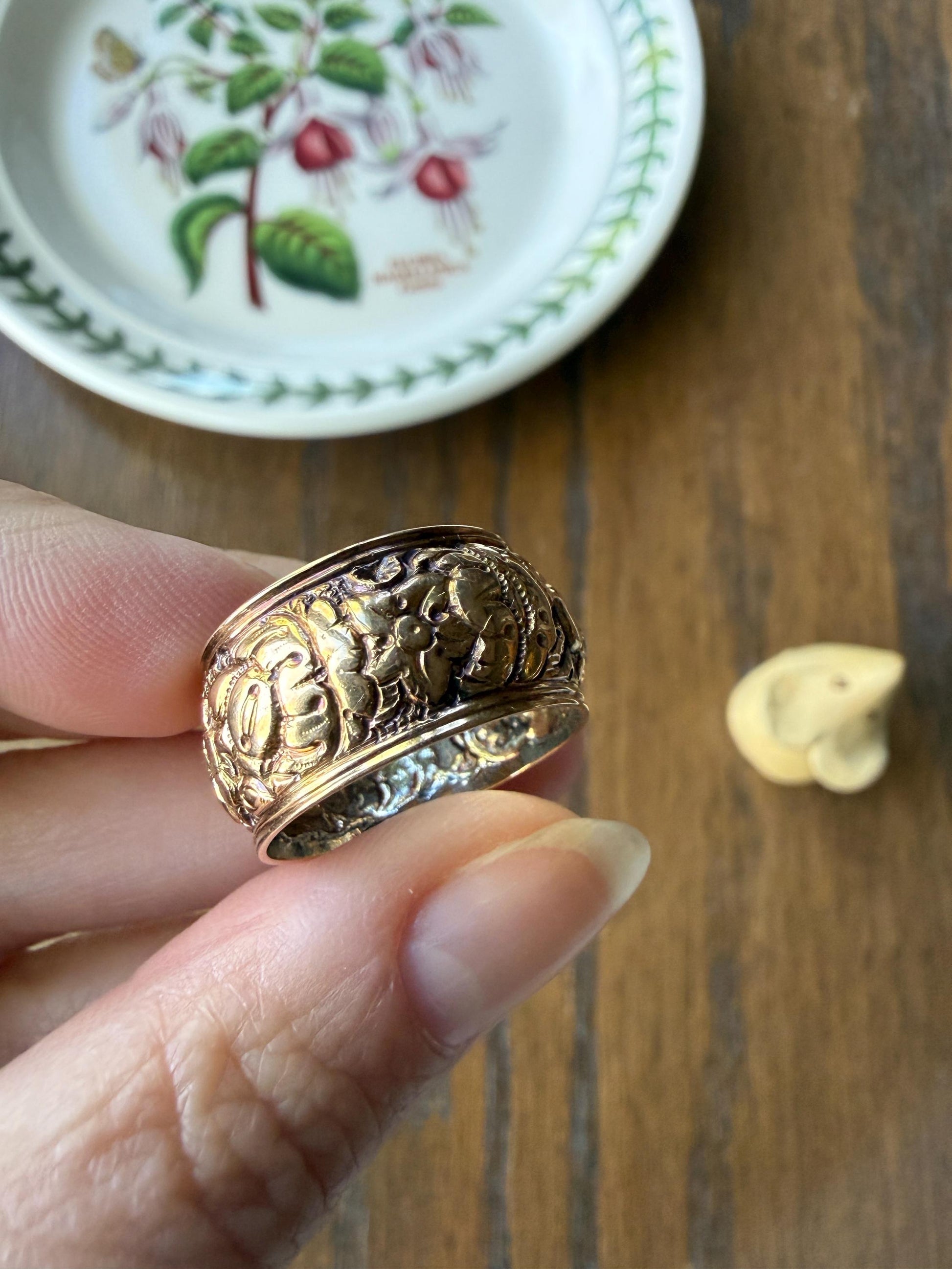 XL Antique FLORAL Embossed French Georgian Victorian Era Eternity Band 11mm Wide Ring 18k Gold Wedding Stacker