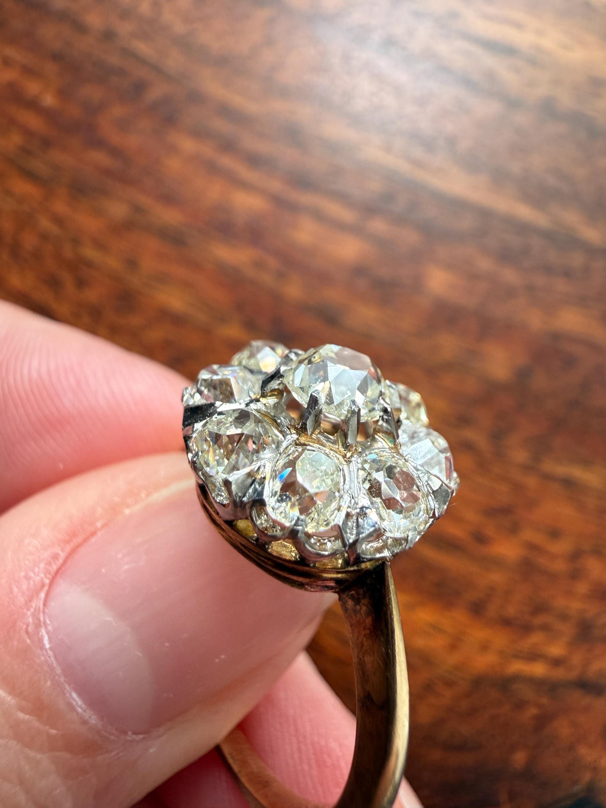 Special ANTIQUE 2.6 Carat 9 Old Mine Cut DIAMOND Daisy Cluster Ring 18k Gold & PLATINUM Belle Epoque Gift OmC Victorian Oval 2.6Ctw OmC