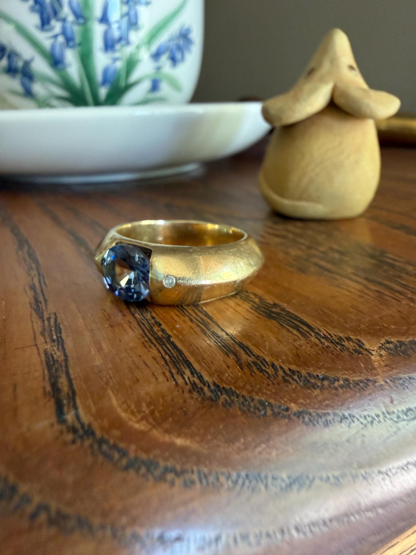 Chunky Natural Pale Blue SAPPHIRE Knife Edge Domed Bombe Ring Band French Vintage 14k Gold Retro Statement Stacker East West Oval Cornflower