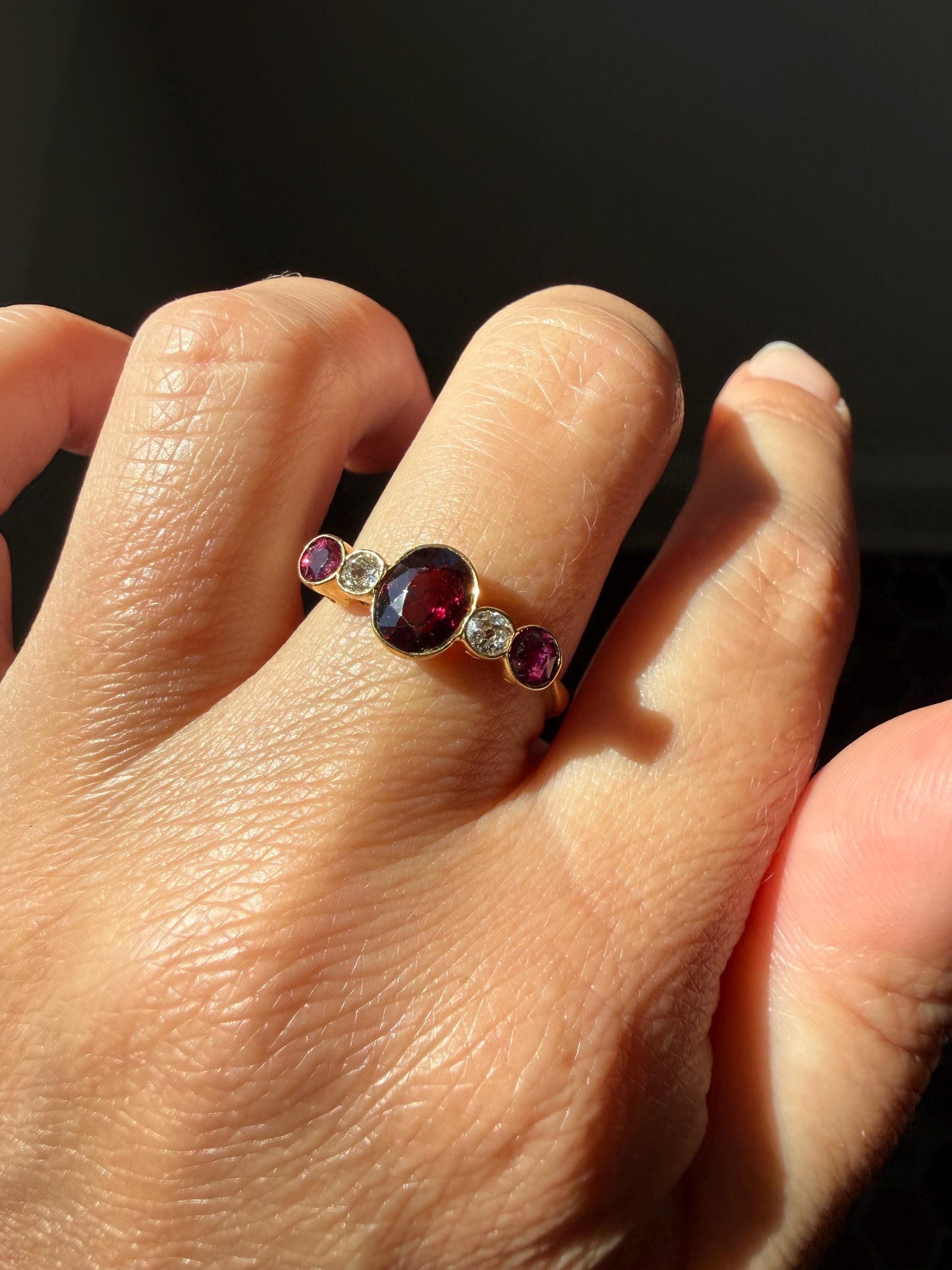 Five Stone RUBY Garnet Natural Old Mine Cut DIAMOND 18k Gold Ring Stacker Band Oval Bezel Set
