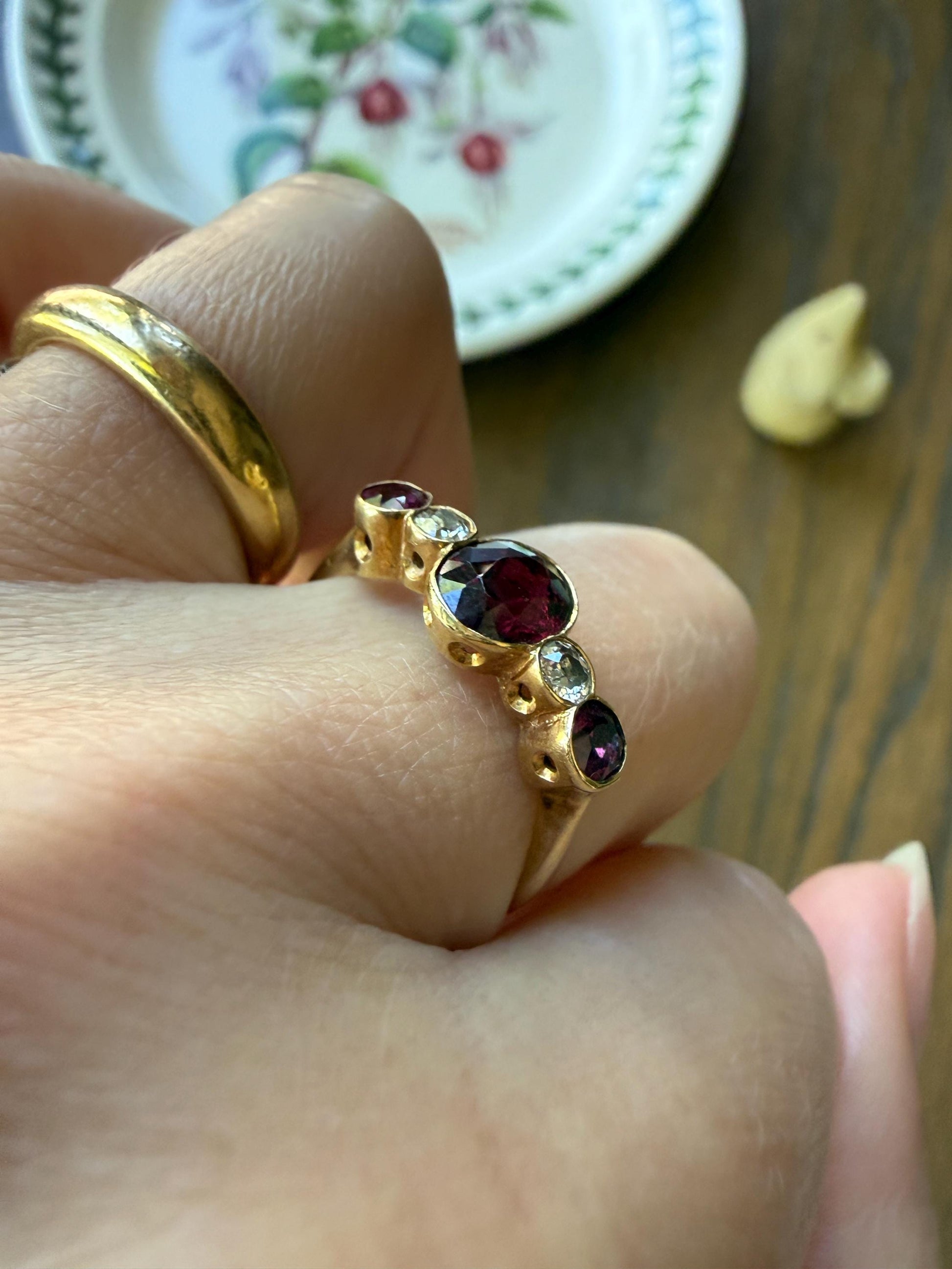 Five Stone RUBY Garnet Natural Old Mine Cut DIAMOND 18k Gold Ring Stacker Band Oval Bezel Set