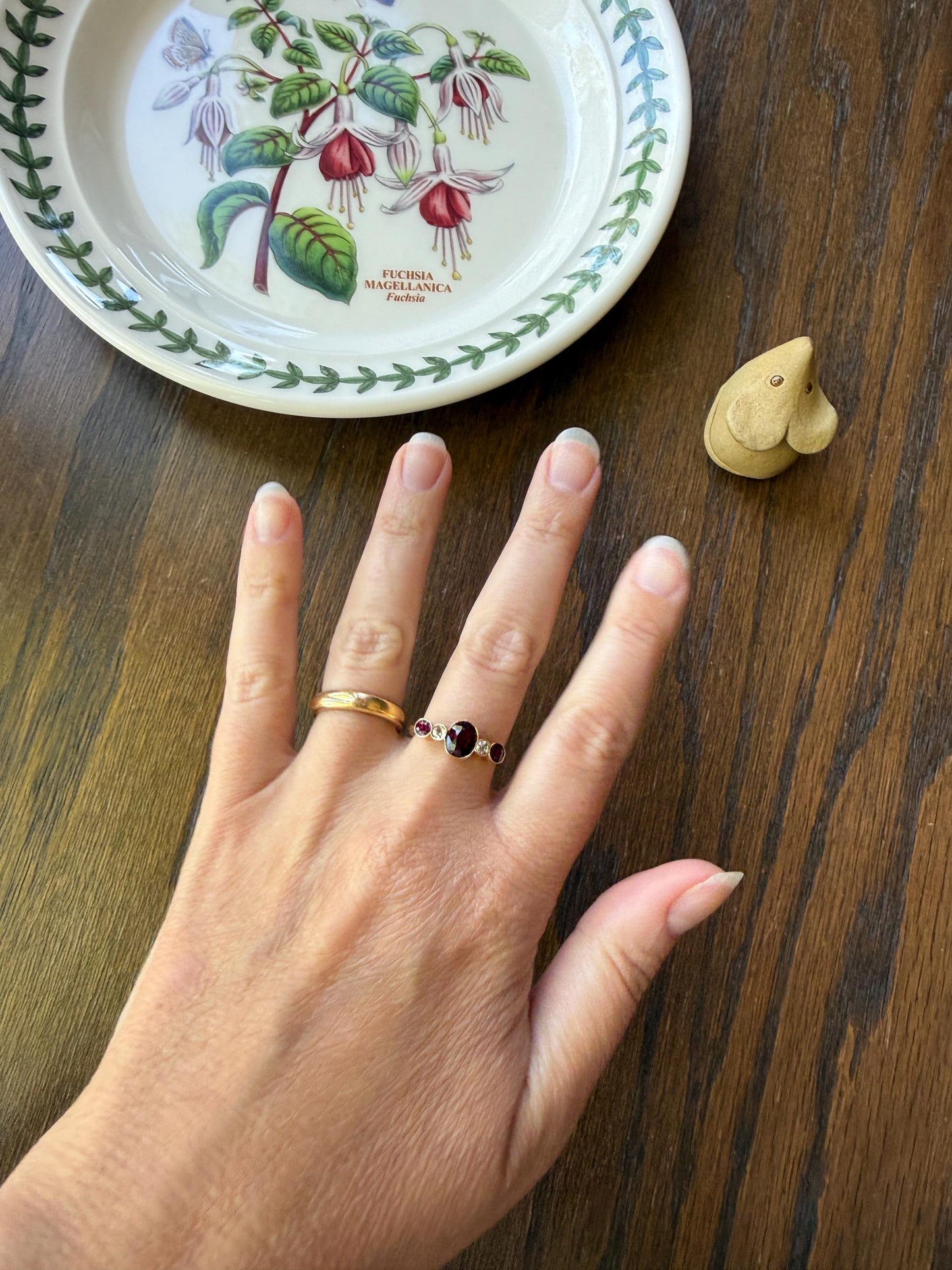 Five Stone RUBY Garnet Natural Old Mine Cut DIAMOND 18k Gold Ring Stacker Band Oval Bezel Set