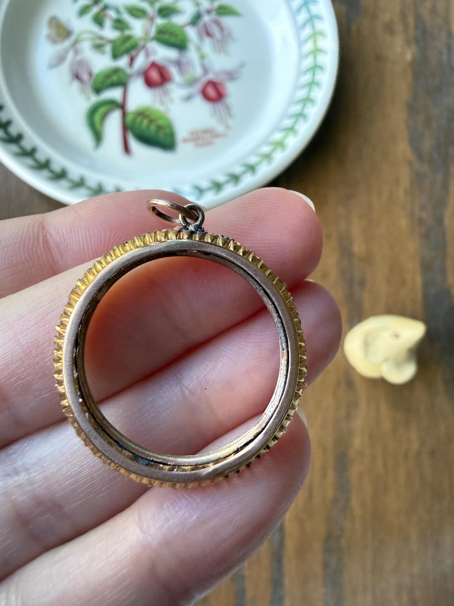 CIRCLE Pendant 32 Rose Cut DIAMOND Encrusted 18k Gold Antique VICTORIAN Figural Halo Frame Round Geometric Old Cut Gift