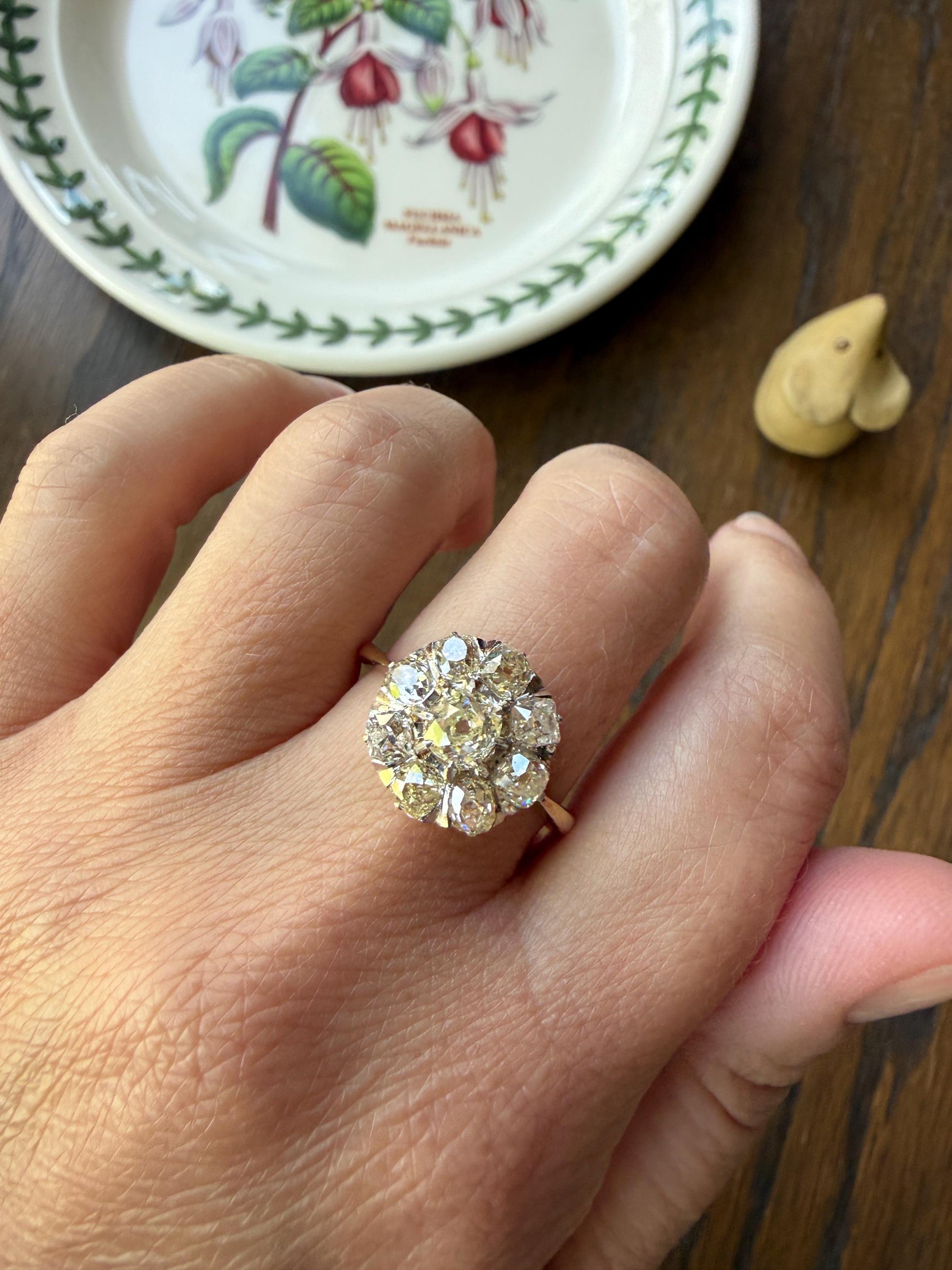 Special ANTIQUE 2.6 Carat 9 Old Mine Cut DIAMOND Daisy Cluster Ring 18k Gold & PLATINUM Belle Epoque Gift OmC Victorian Oval 2.6Ctw OmC