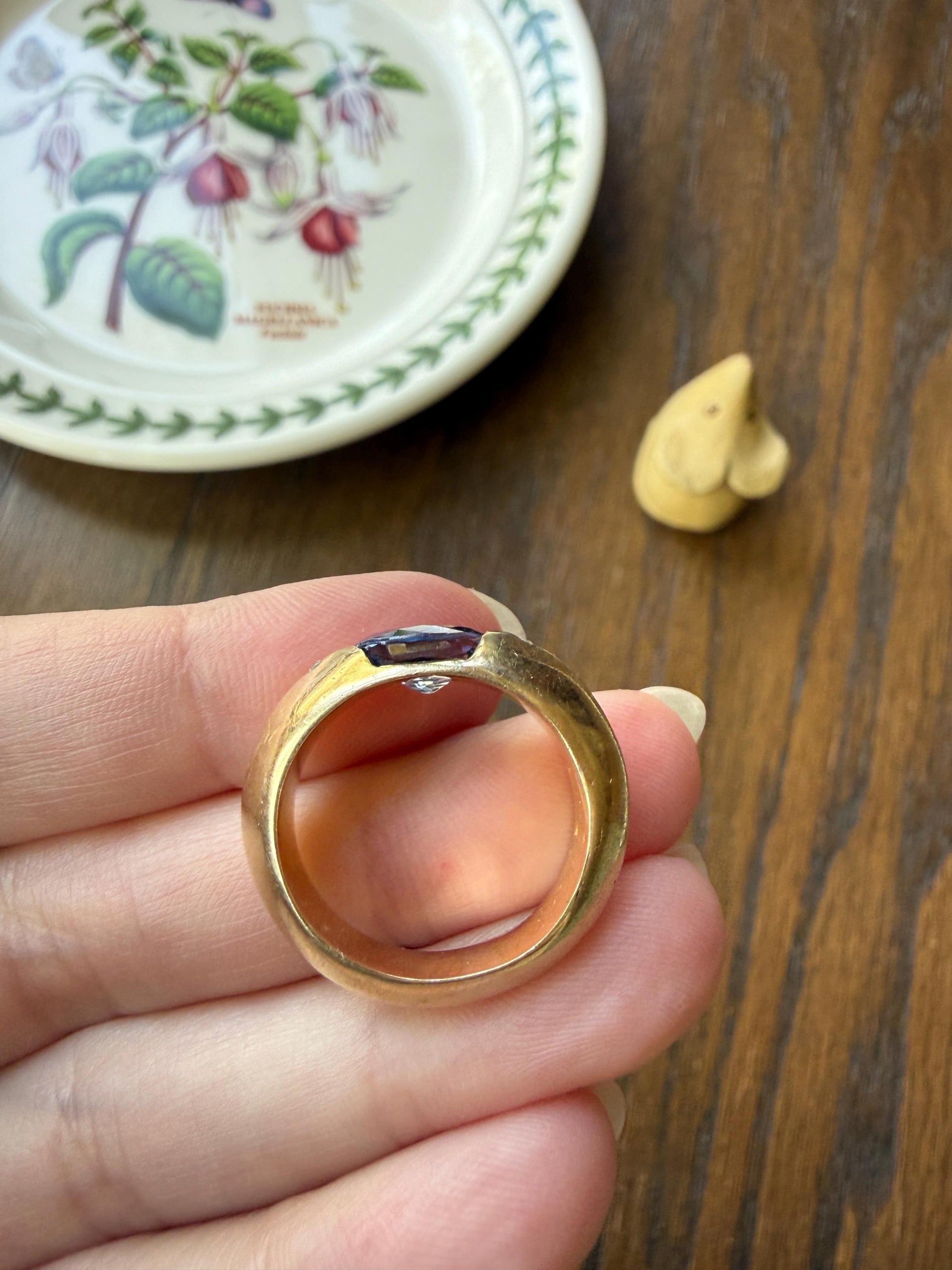 Chunky Natural Pale Blue SAPPHIRE Knife Edge Domed Bombe Ring Band French Vintage 14k Gold Retro Statement Stacker East West Oval Cornflower