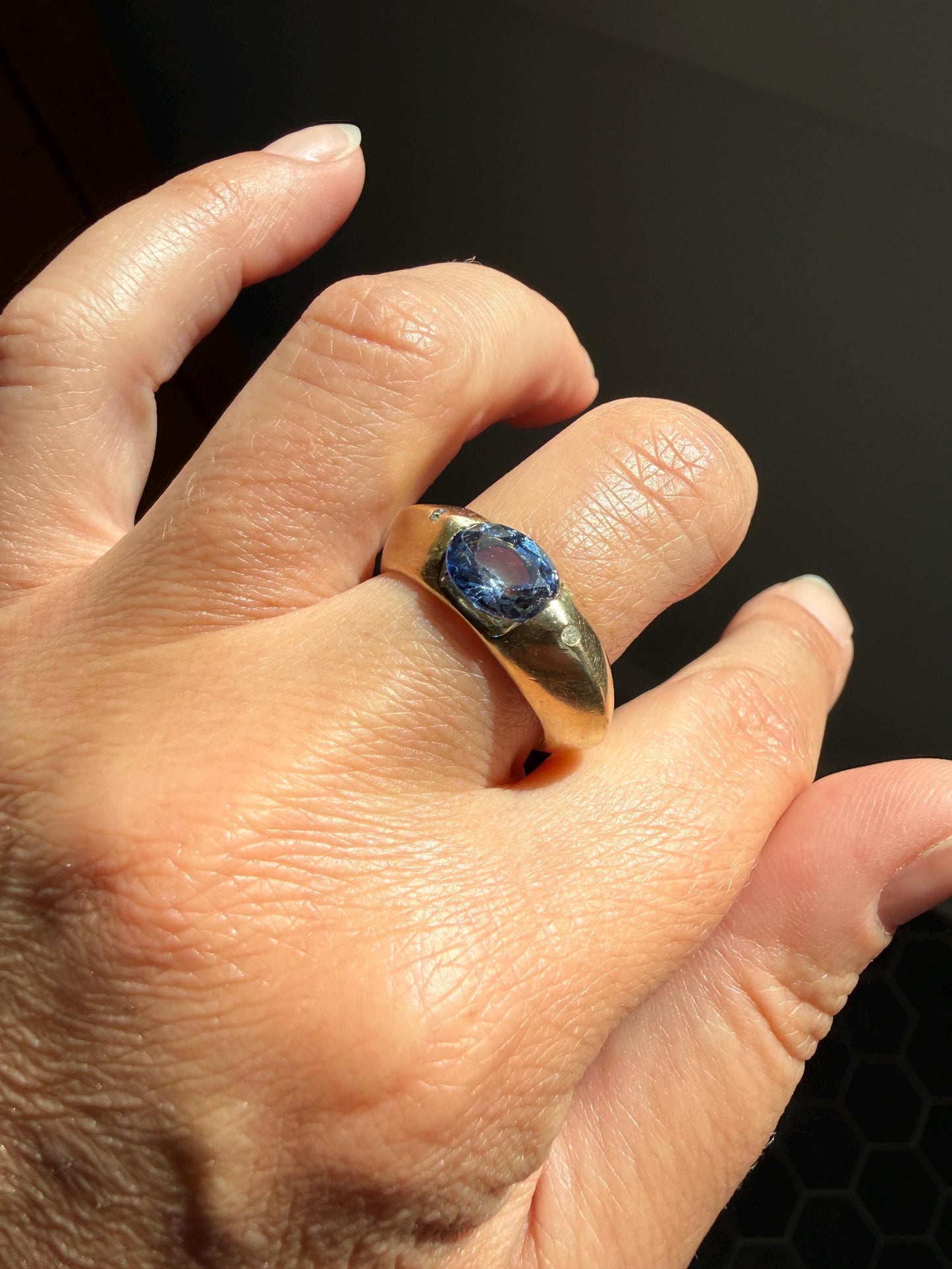 Chunky Natural Pale Blue SAPPHIRE Knife Edge Domed Bombe Ring Band French Vintage 14k Gold Retro Statement Stacker East West Oval Cornflower