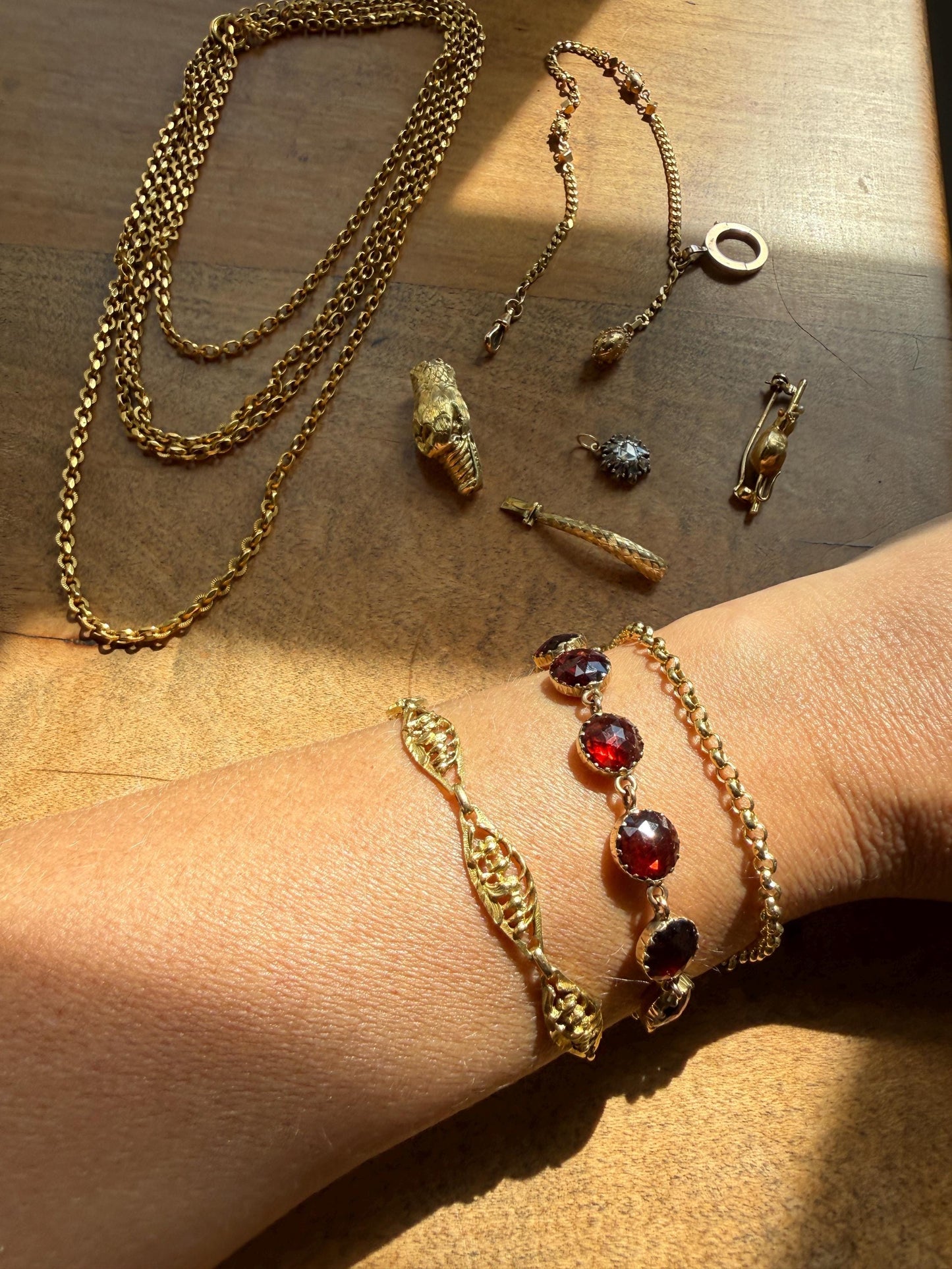Rare BLEEDING HEARTS Floral Link Bracelet Antique French Heavy 10g 18k Gold Solid Art Nouveau Belle Epoque Victorian Era Eternity Flowers
