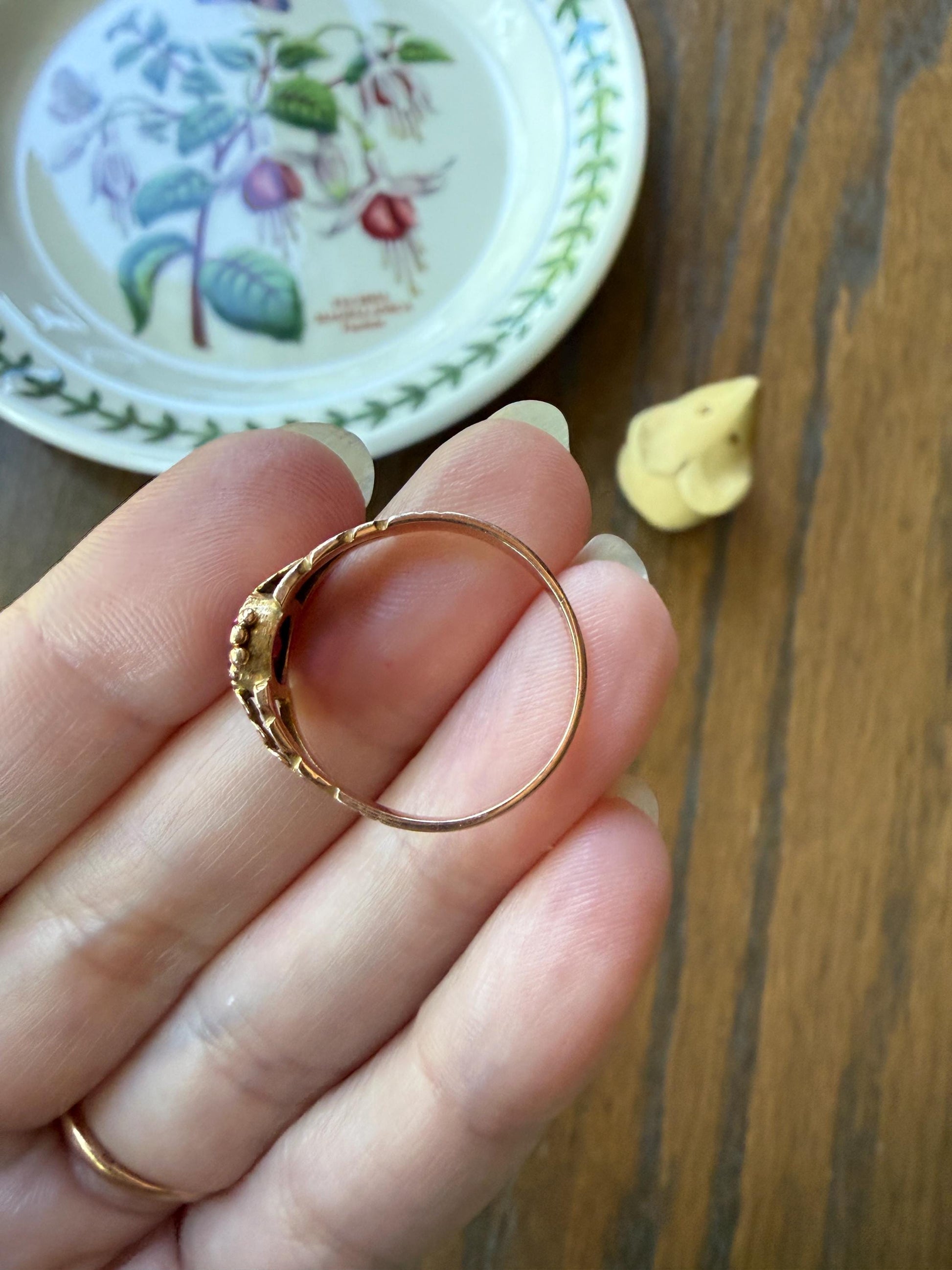Ornate GARNET Victorian Engraved Antique Ring 14k Gold Solid Stacker Swirled Shoulder