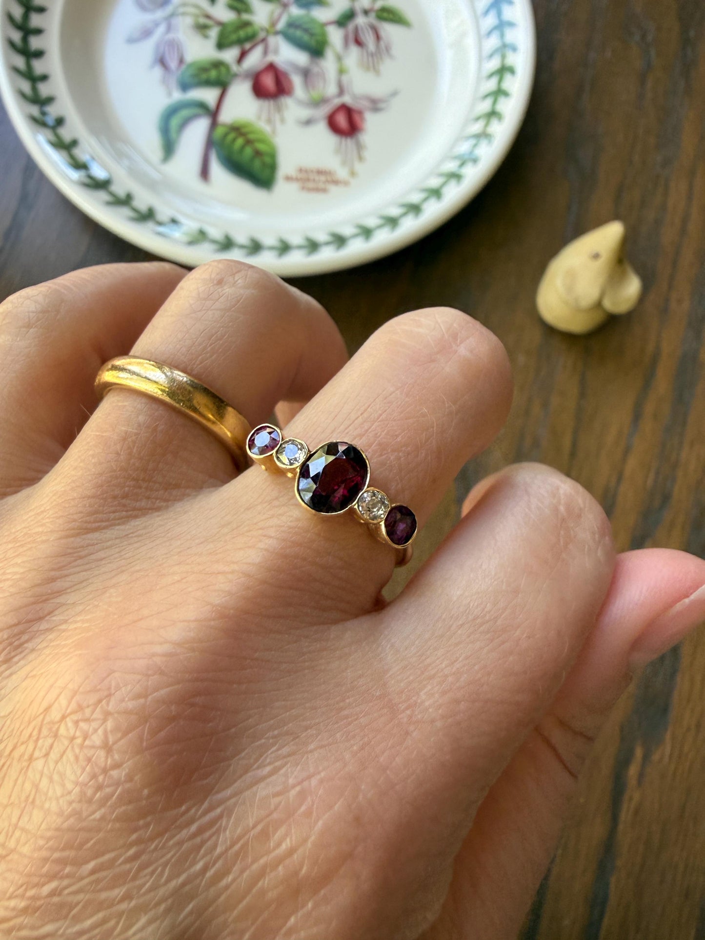Five Stone RUBY Garnet Natural Old Mine Cut DIAMOND 18k Gold Ring Stacker Band Oval Bezel Set