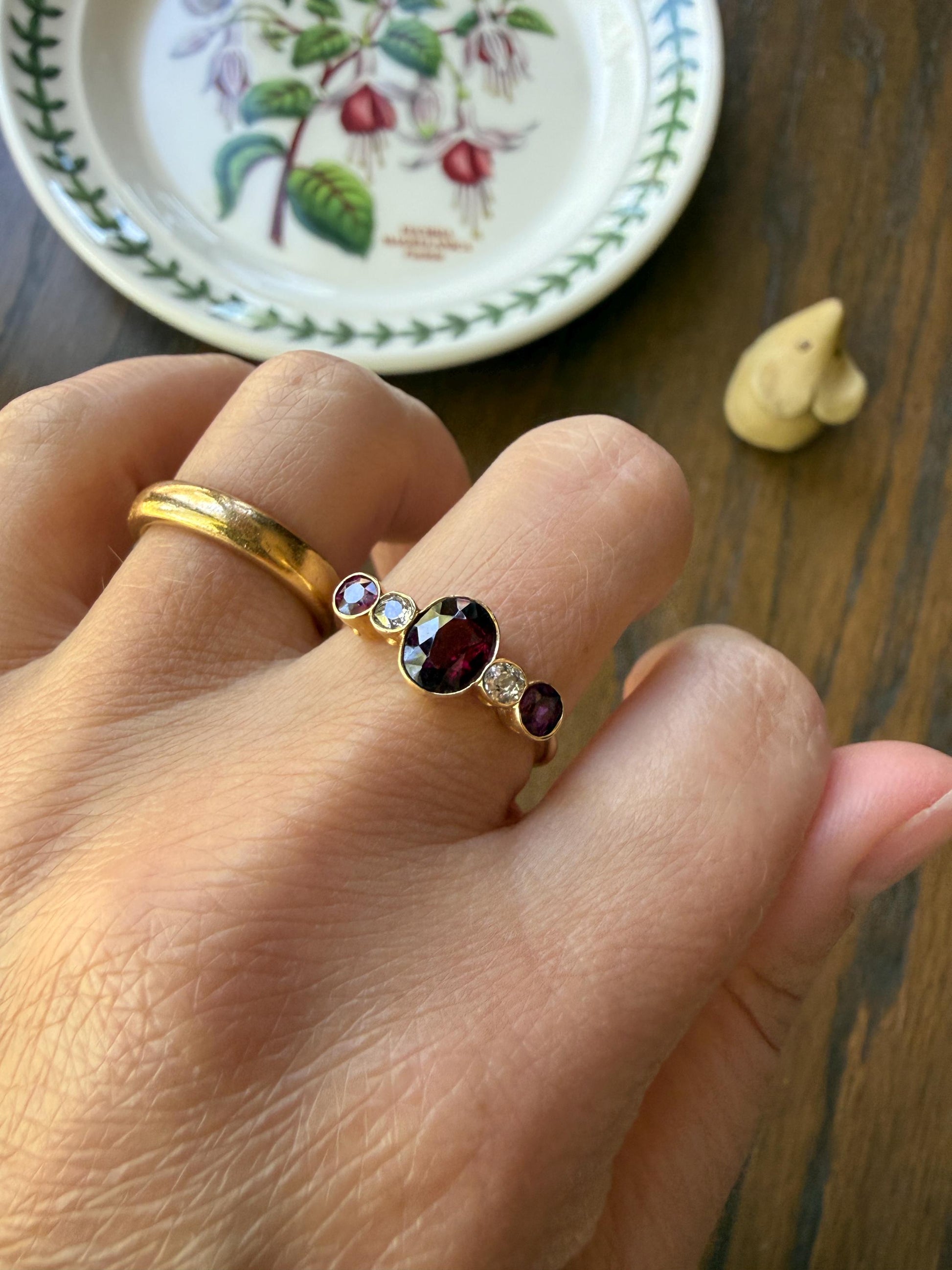 Five Stone RUBY Garnet Natural Old Mine Cut DIAMOND 18k Gold Ring Stacker Band Oval Bezel Set