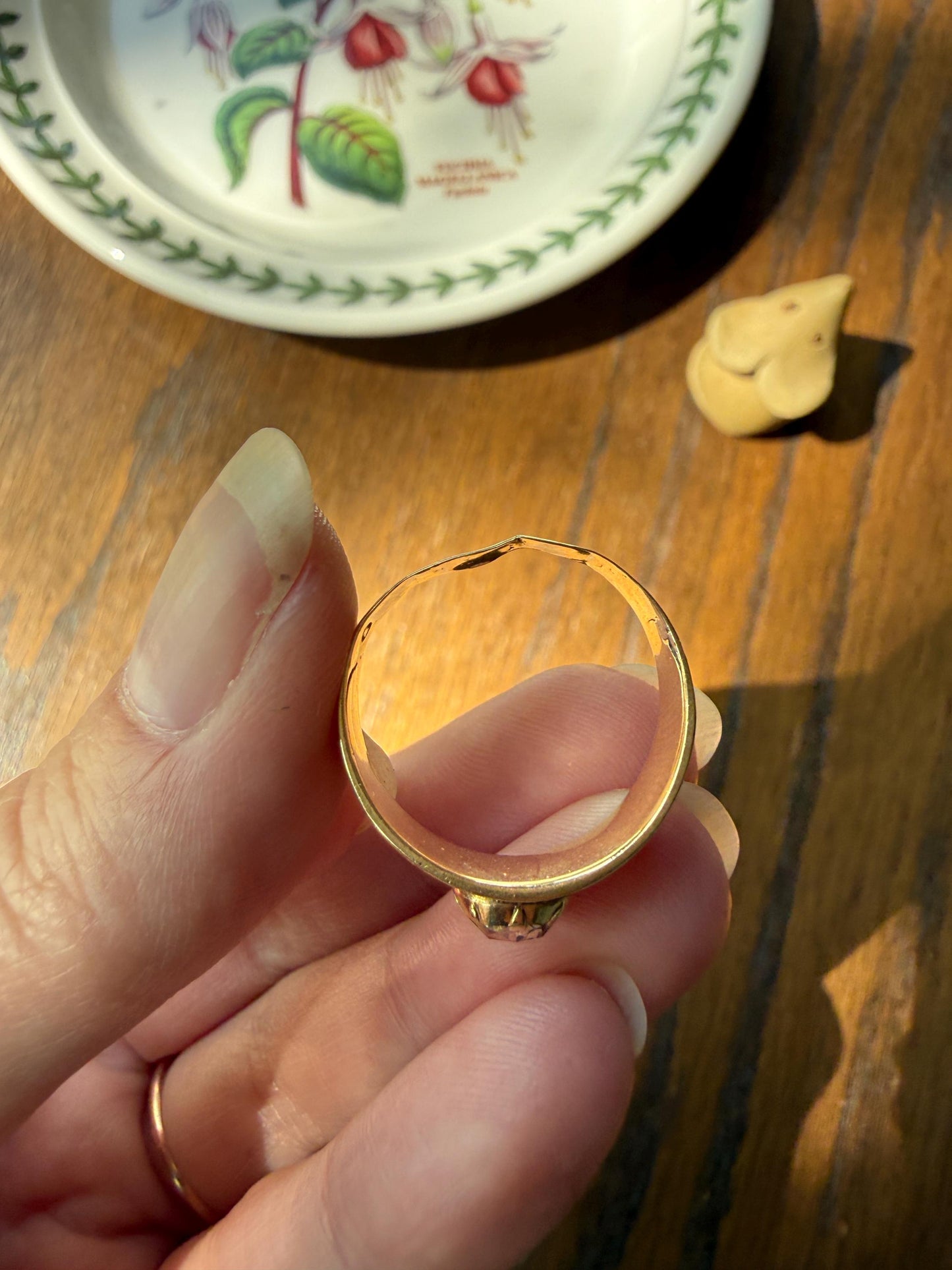 CHUNKY Antique Dome 5.9mm Rose Cut Diamond Ring 8.3mm Wide Cigar Band 4.5g 18k Gold Unisex Stacker Peachy Golden Champagne Disco Ball Collet