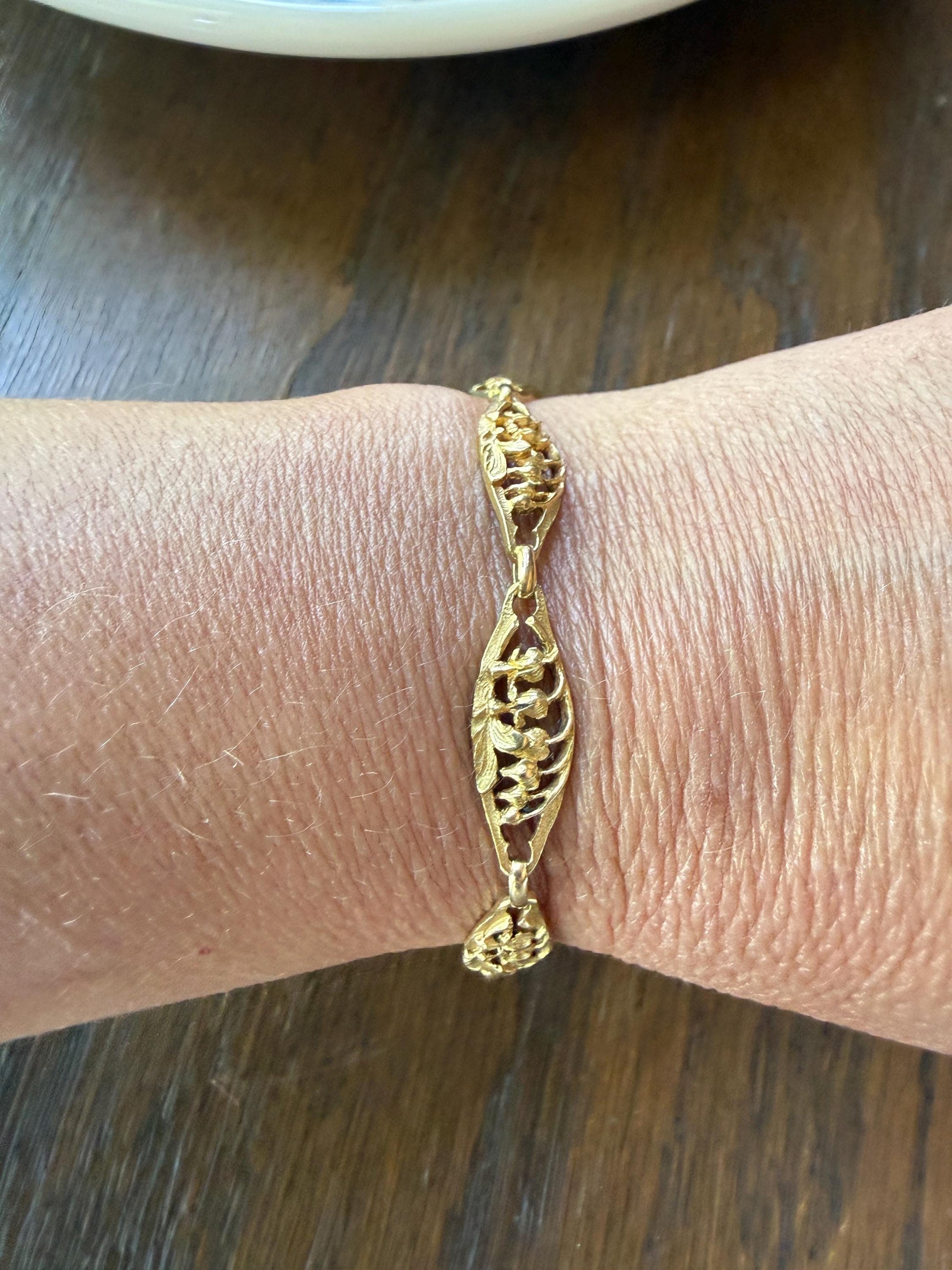 Rare BLEEDING HEARTS Floral Link Bracelet Antique French Heavy 10g 18k Gold Solid Art Nouveau Belle Epoque Victorian Era Eternity Flowers