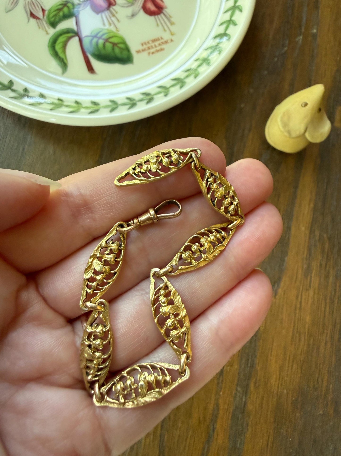 Rare BLEEDING HEARTS Floral Link Bracelet Antique French Heavy 10g 18k Gold Solid Art Nouveau Belle Epoque Victorian Era Eternity Flowers