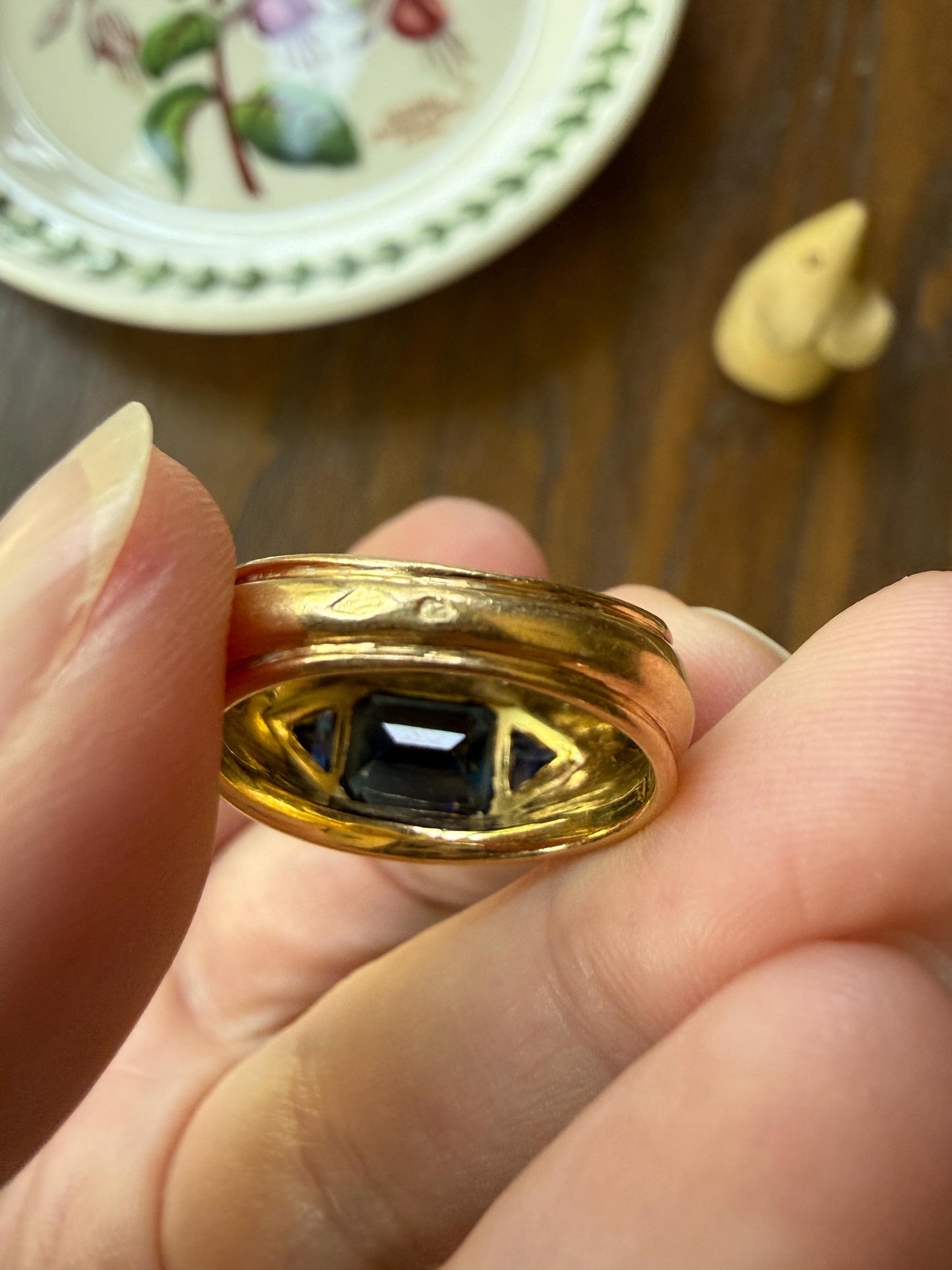 Chunky Natural Sapphire Three Stone Ring 8g 18k Gold French Octagon Cut Vintage Geometric Triangle Sides Peacock Blue Wide Gypsy Band