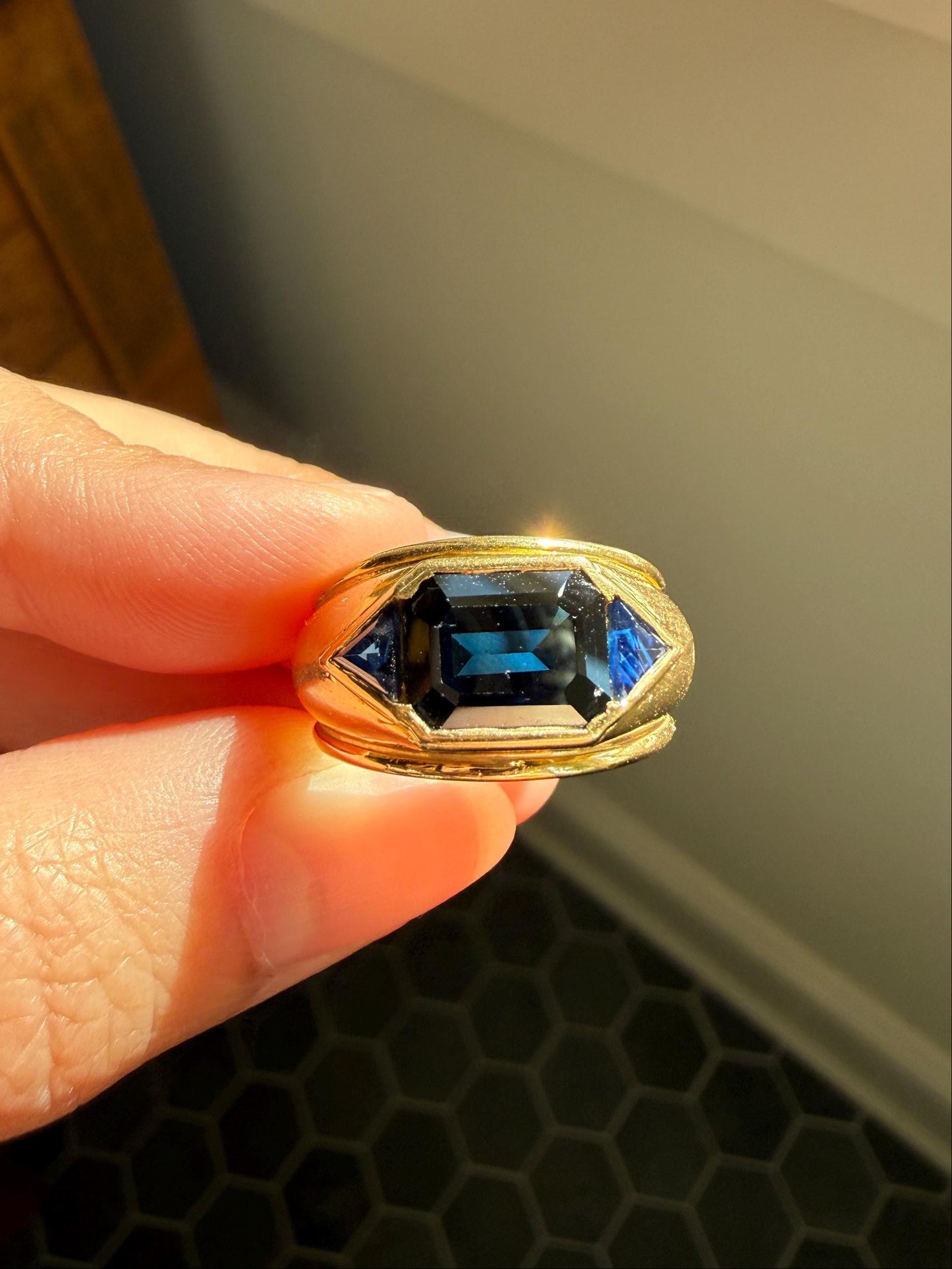 Chunky Natural Sapphire Three Stone Ring 8g 18k Gold French Octagon Cut Vintage Geometric Triangle Sides Peacock Blue Wide Gypsy Band