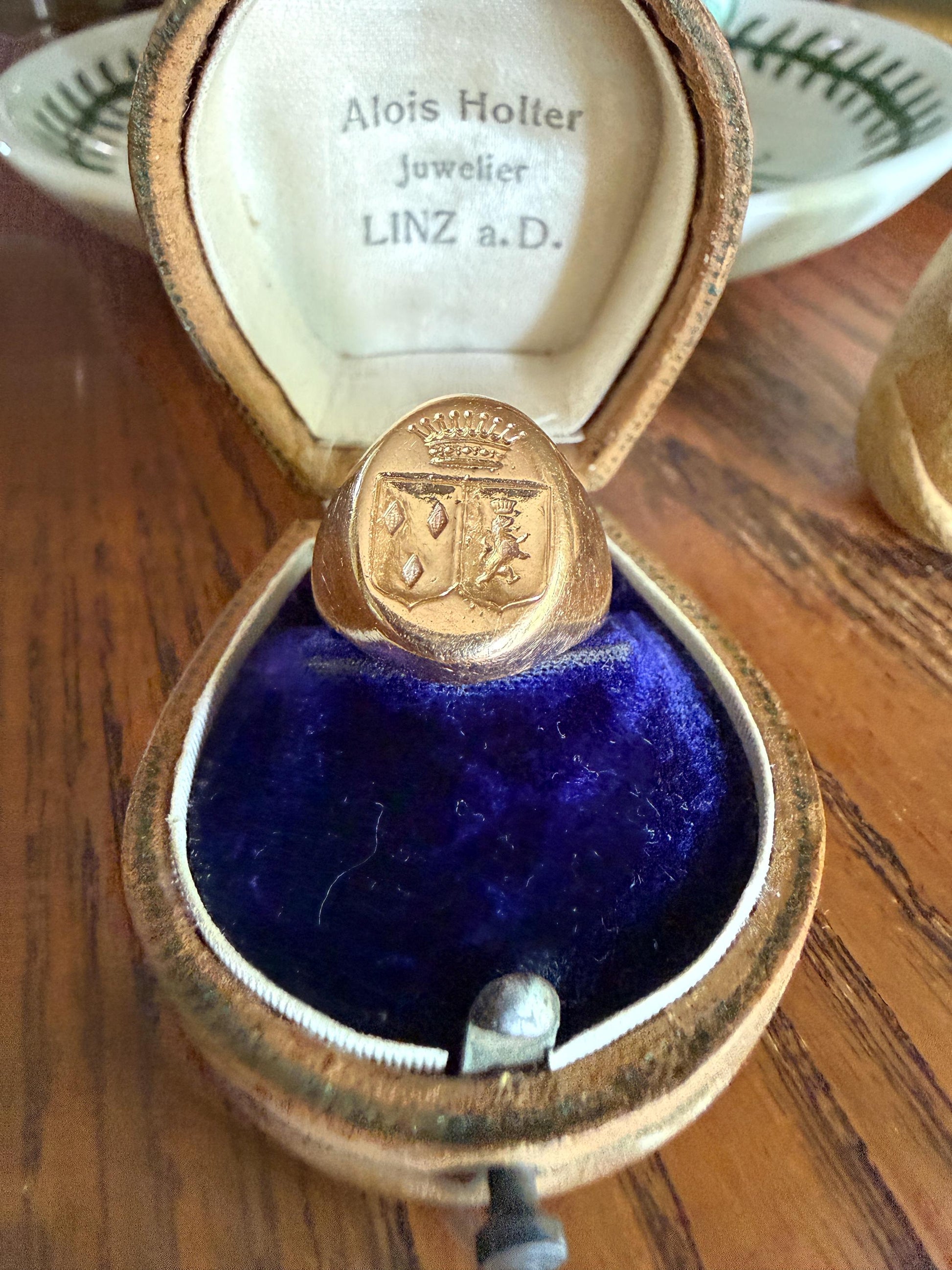 HEAVY 13g 18k Gold Count's CROWN French Nobility Antique SIGNET Ring Diamonds on Shield Lion Rampant Crest Chunky Band Coat of Arms Unisex