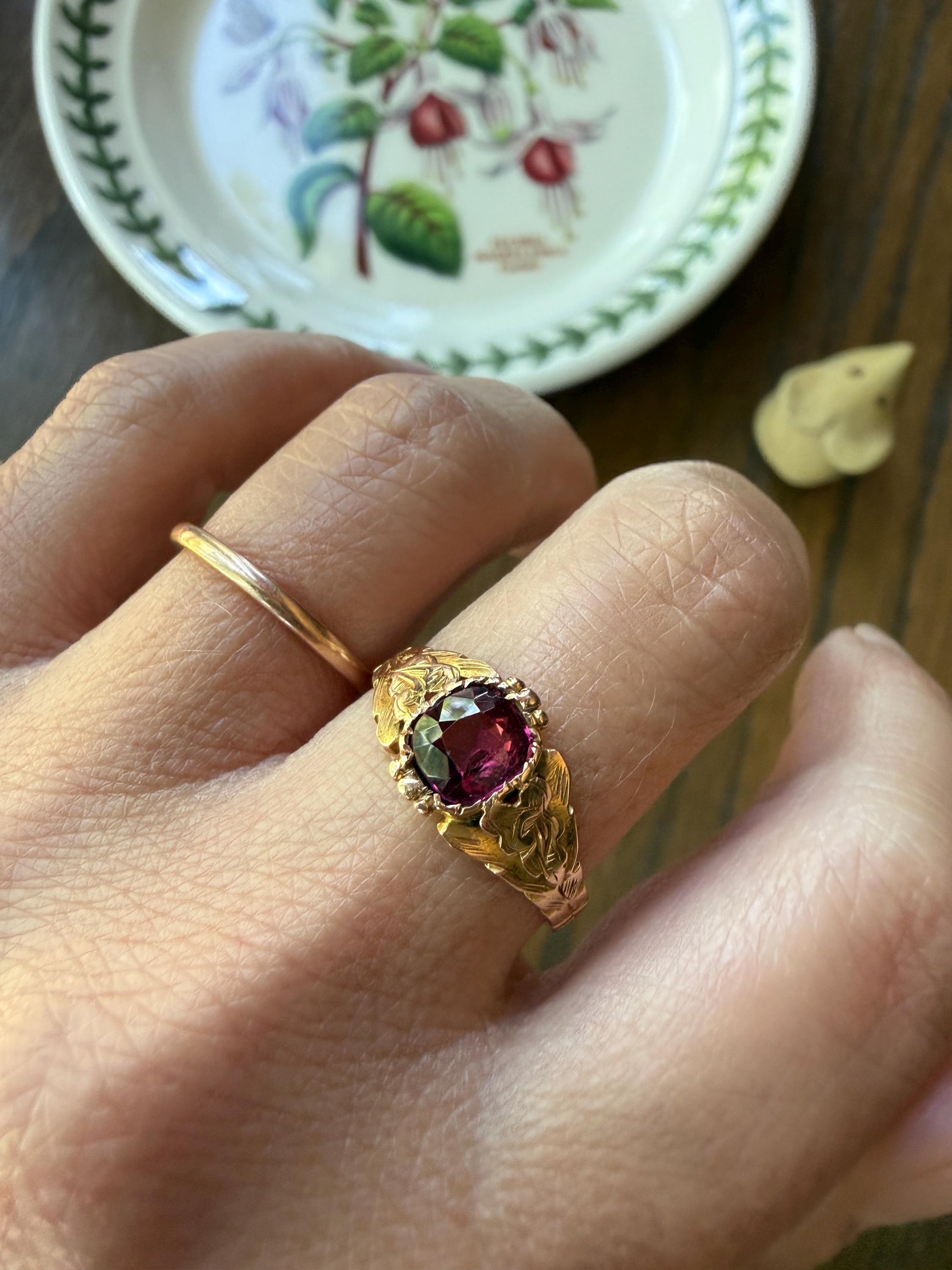 Ornate GARNET Victorian Engraved Antique Ring 14k Gold Solid Stacker Swirled Shoulder
