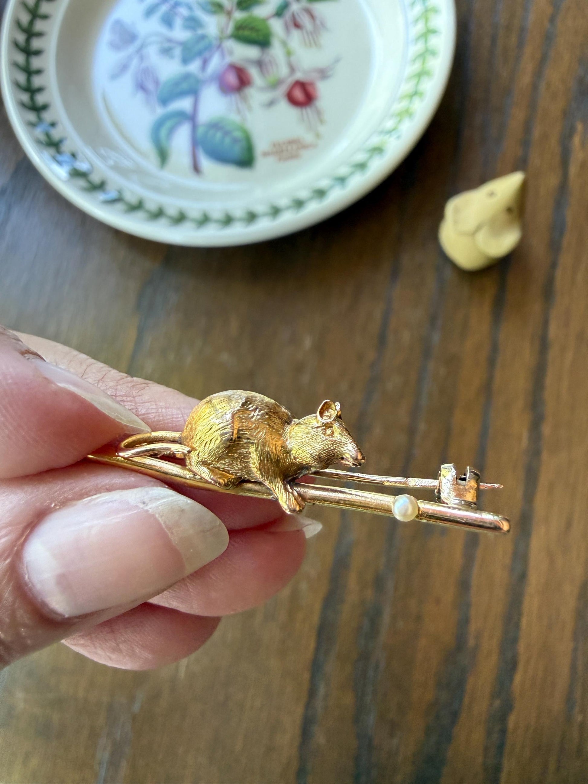 Large MOUSE Victorian Figural Bar Pin Bar Brooch for Pendant Charm Holder Antique 18k Gold Solid Extender Connector Chunky 3D Figural