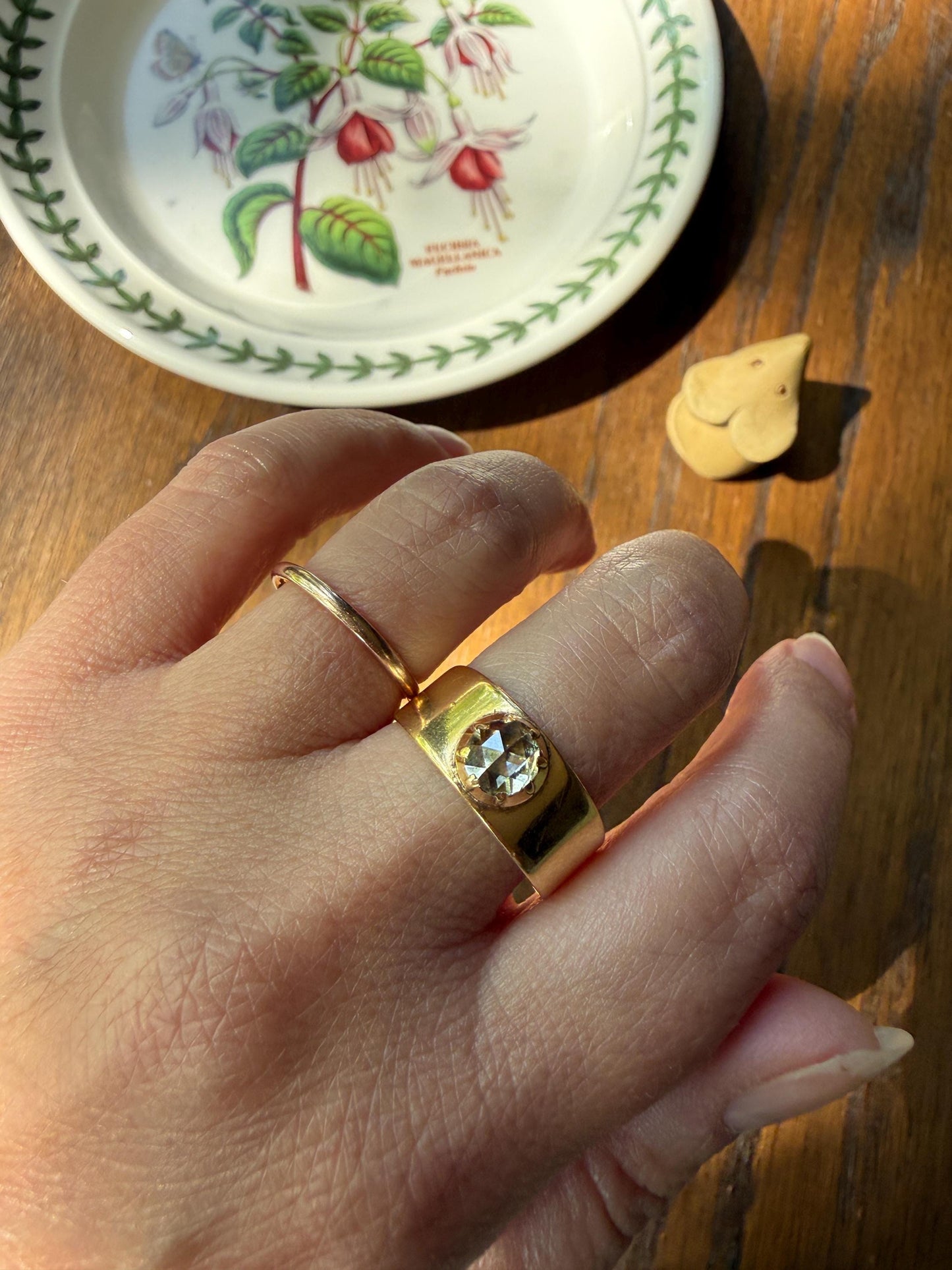 CHUNKY Antique Dome 5.9mm Rose Cut Diamond Ring 8.3mm Wide Cigar Band 4.5g 18k Gold Unisex Stacker Peachy Golden Champagne Disco Ball Collet