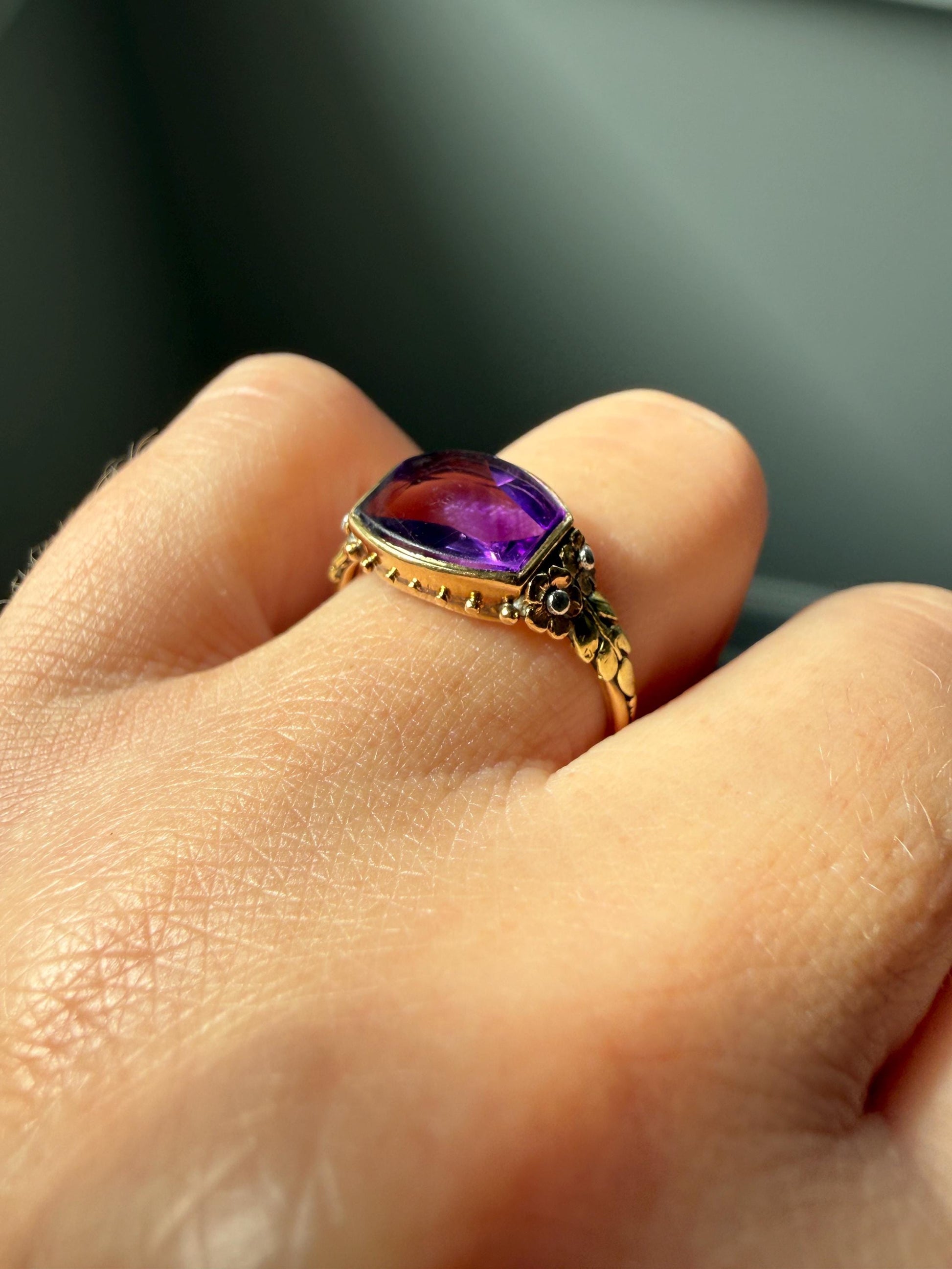 FLORAL Antique AMETHYST Buff Top Purple 18k Tricolor Gold Rose Green French Figural Bead Rivet Forget Me Not Flowers