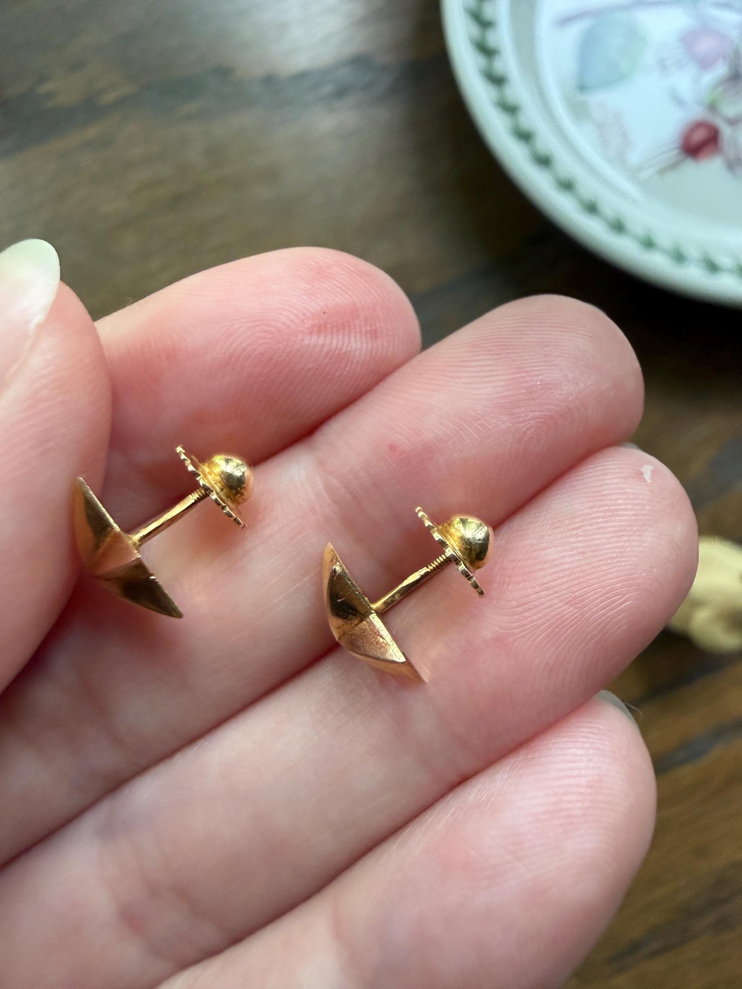 STARS 3D Studs Vintage to Antique French 18k GOLD Solid Figural EARRINGS Screw Back Faceted Shimmer Stud Minimalist