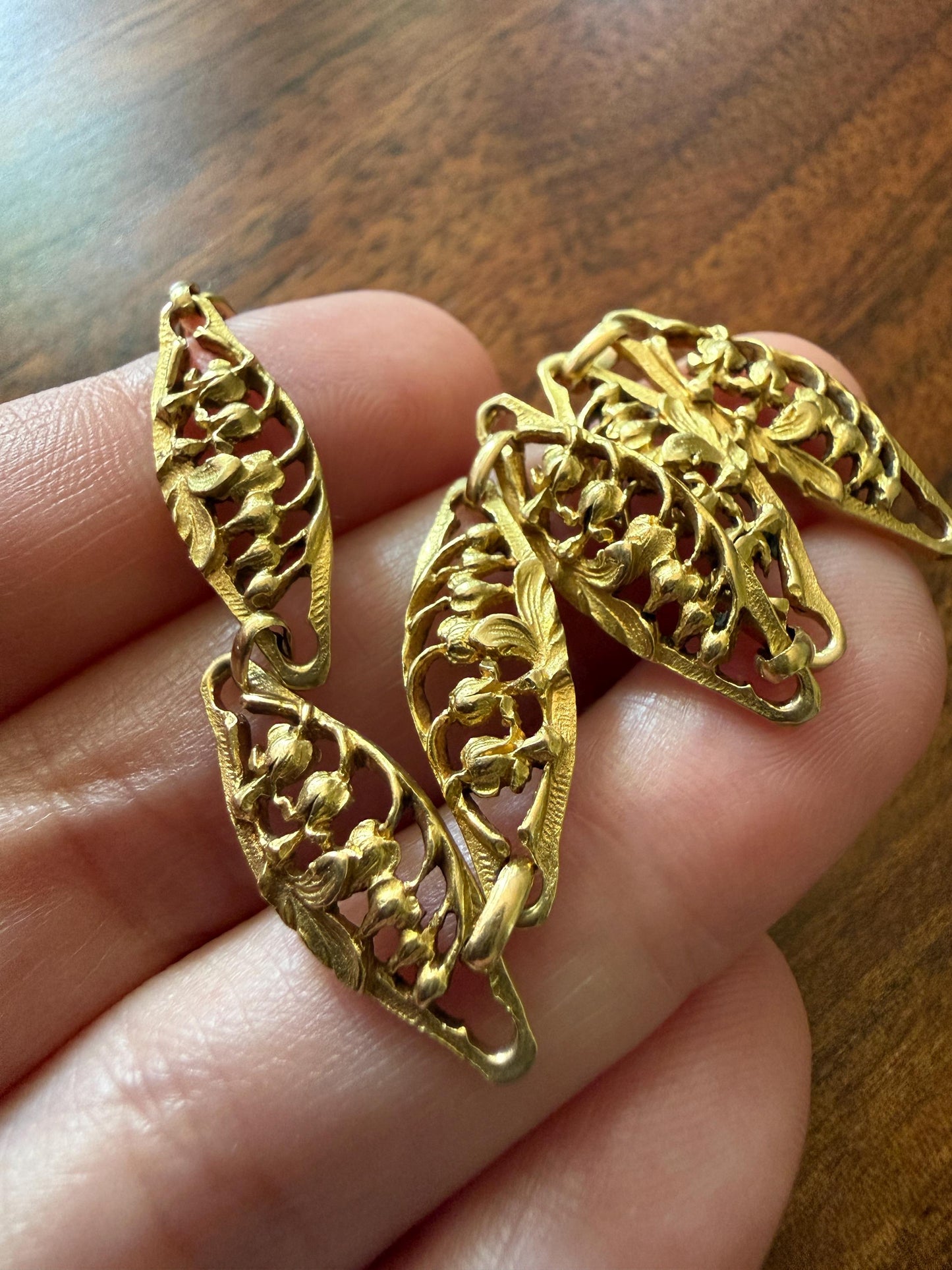 Rare BLEEDING HEARTS Floral Link Bracelet Antique French Heavy 10g 18k Gold Solid Art Nouveau Belle Epoque Victorian Era Eternity Flowers