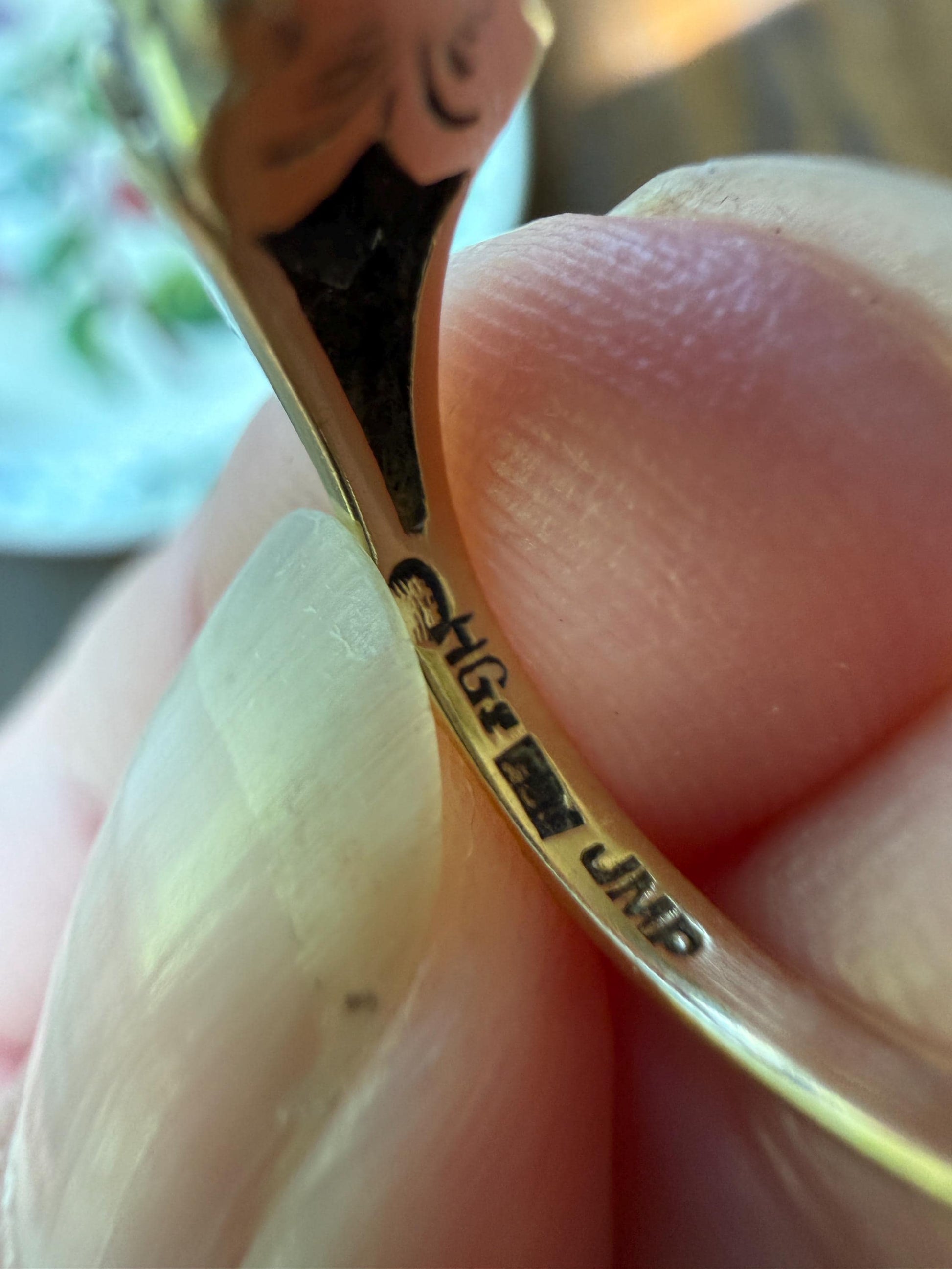 Antique Seven Stone Rose Cut DIAMOND Ring Floral Engraved Ring Butt 18k Gold Silver Collets Georgian Revival Ornate Linear Rivet Detail