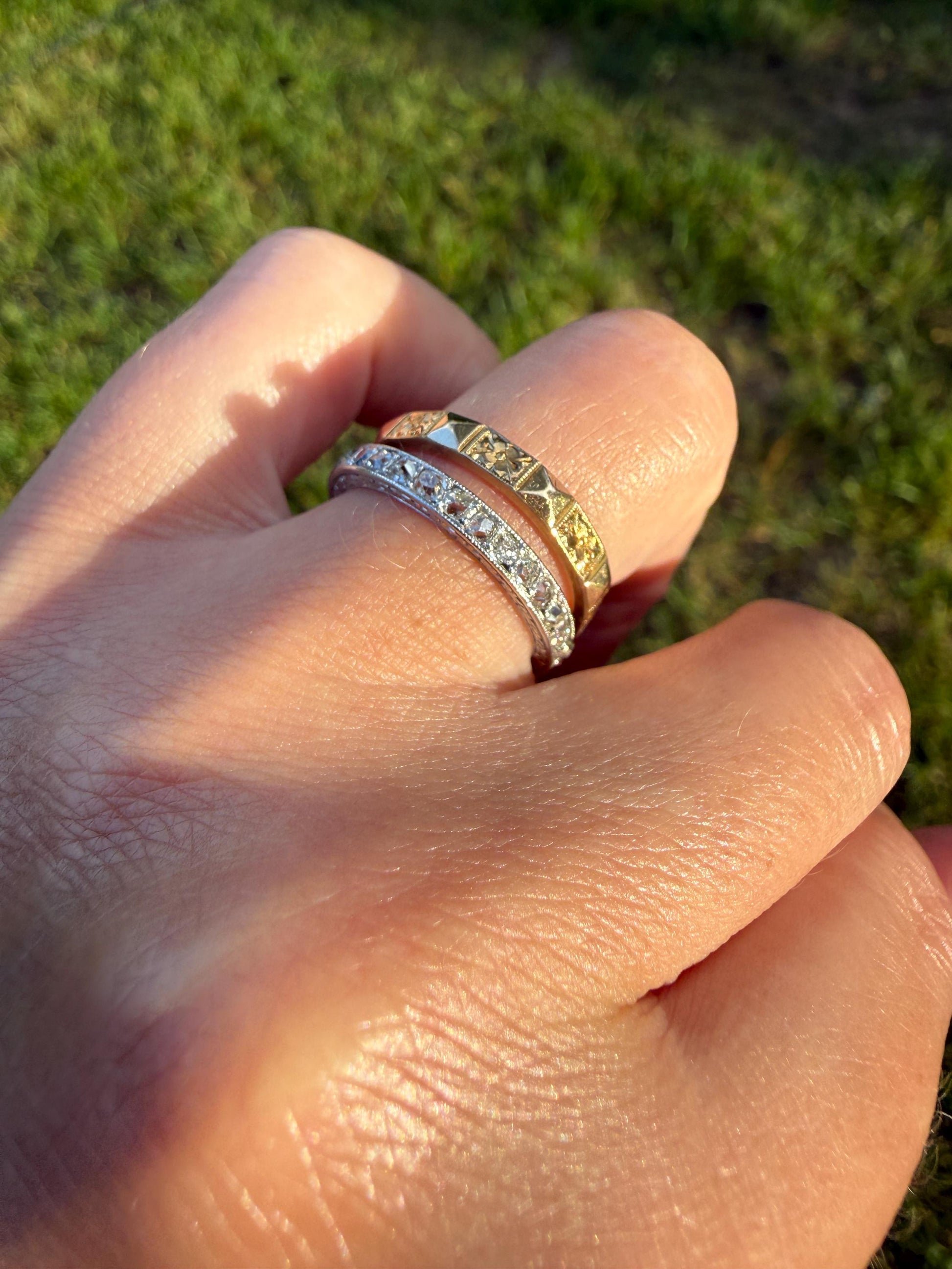 Vintage Floral Wedding Band 9k Gold Faceted Orange Blossom Forget Me Not Beveled Pyramid Stacker Eternity Ring Flower Shimmer