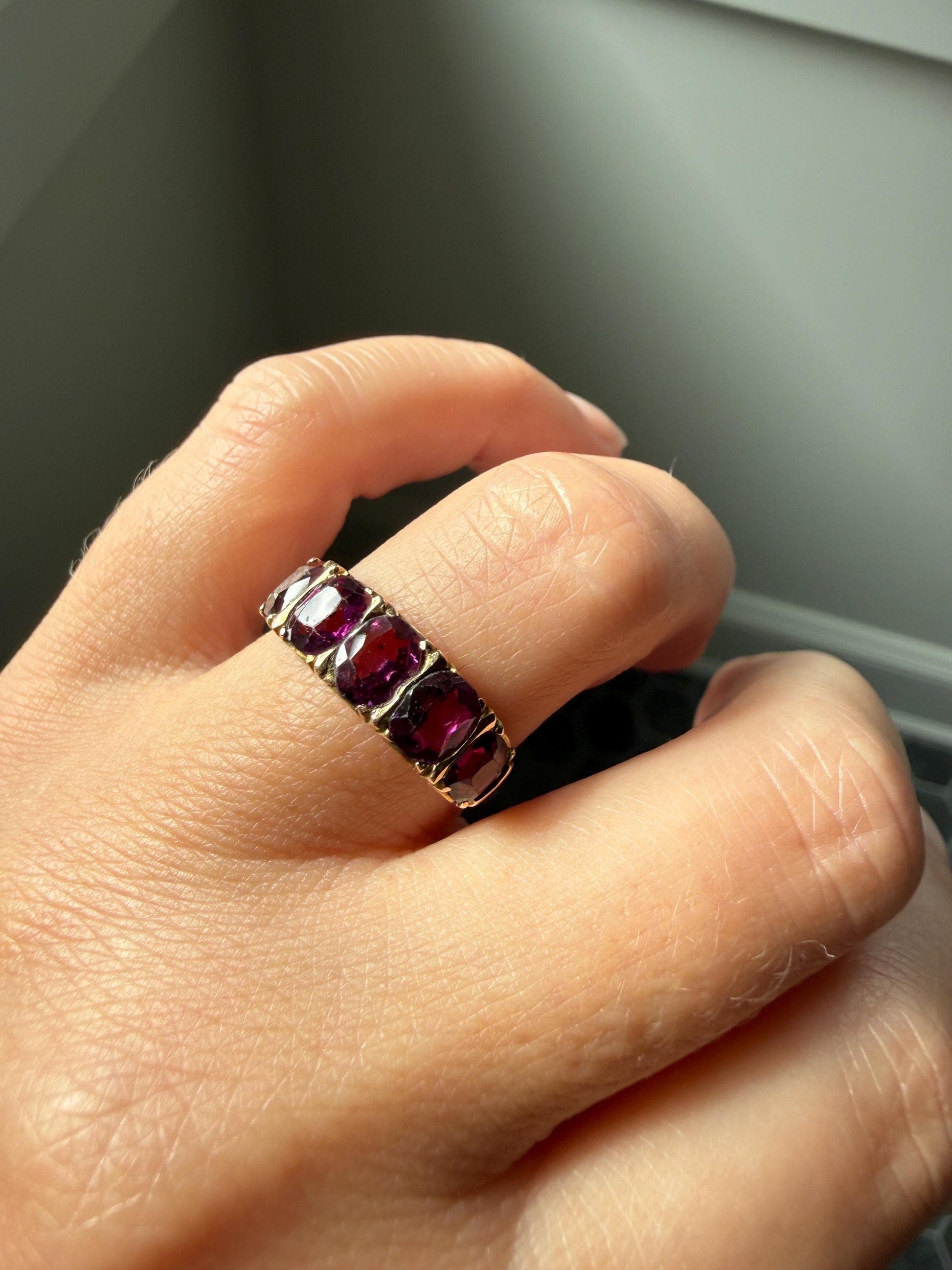 Antique Almandine GARNET Five Stone Oval Stacker Band 15k Gold Ring Purple Colorful Geometric Romantic Gift Juicy Berry Color Graduating