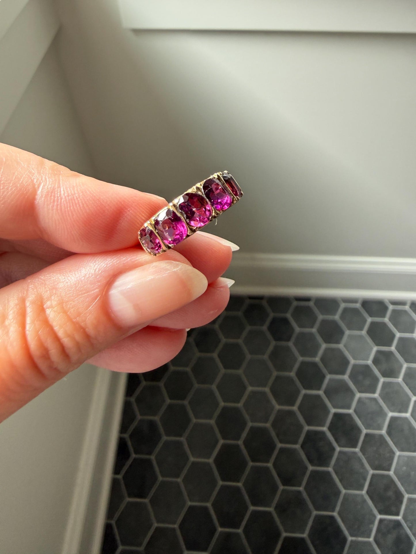 Antique Almandine GARNET Five Stone Oval Stacker Band 15k Gold Ring Purple Colorful Geometric Romantic Gift Juicy Berry Color Graduating