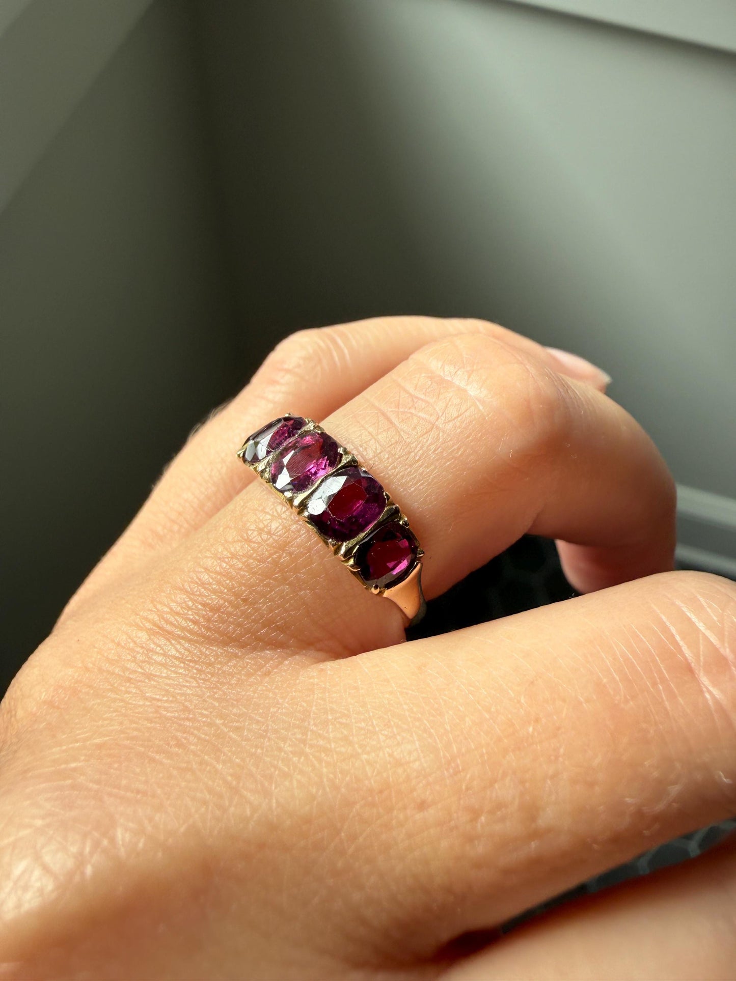 Antique Almandine GARNET Five Stone Oval Stacker Band 15k Gold Ring Purple Colorful Geometric Romantic Gift Juicy Berry Color Graduating