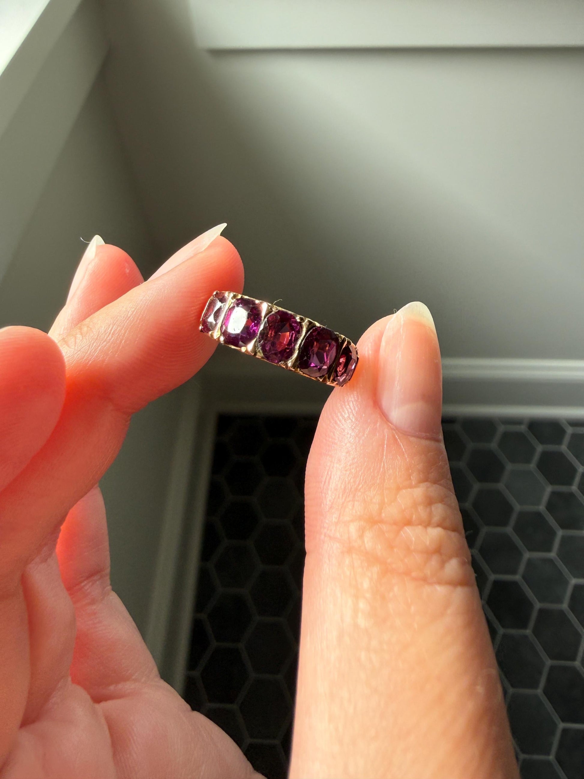Antique Almandine GARNET Five Stone Oval Stacker Band 15k Gold Ring Purple Colorful Geometric Romantic Gift Juicy Berry Color Graduating