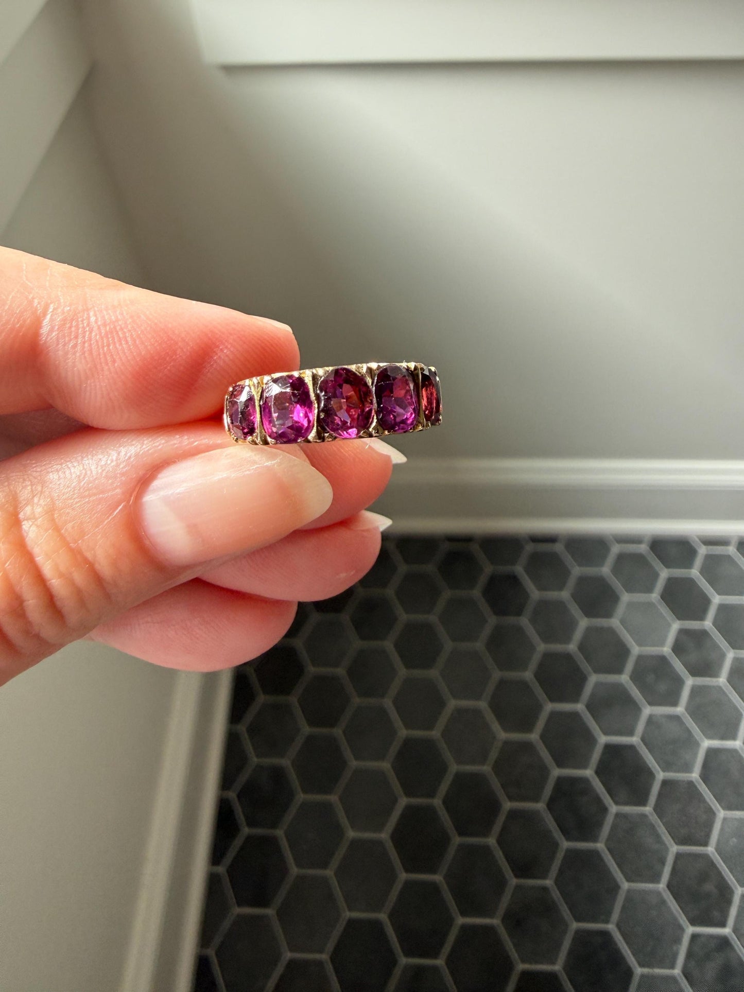 Antique Almandine GARNET Five Stone Oval Stacker Band 15k Gold Ring Purple Colorful Geometric Romantic Gift Juicy Berry Color Graduating
