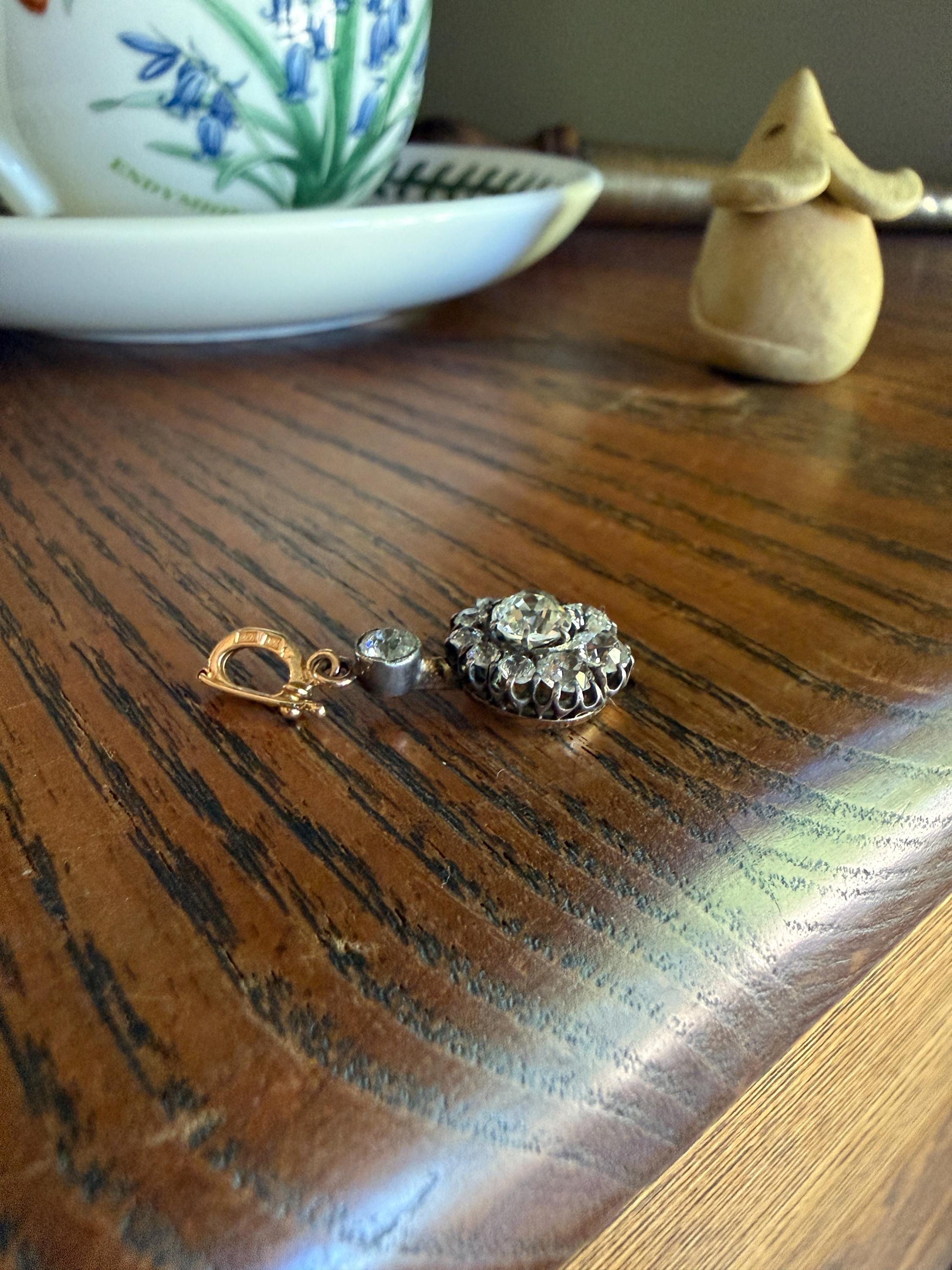 Gorgeous Antique 2.25 Carat Old Mine Cut DIAMOND Daisy Cluster PENDANT 18k Gold Circle Halo Clasping Bale 2.25Ctw