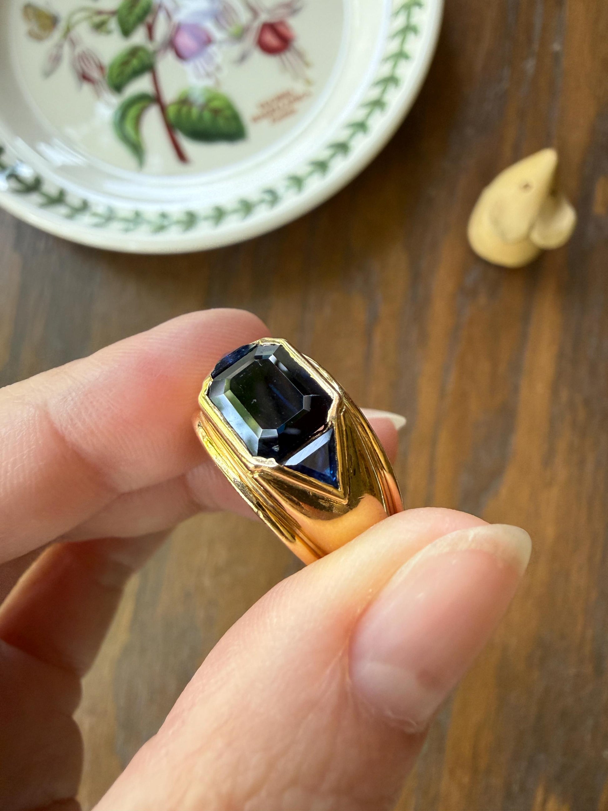 Chunky Natural Sapphire Three Stone Ring 8g 18k Gold French Octagon Cut Vintage Geometric Triangle Sides Peacock Blue Wide Gypsy Band