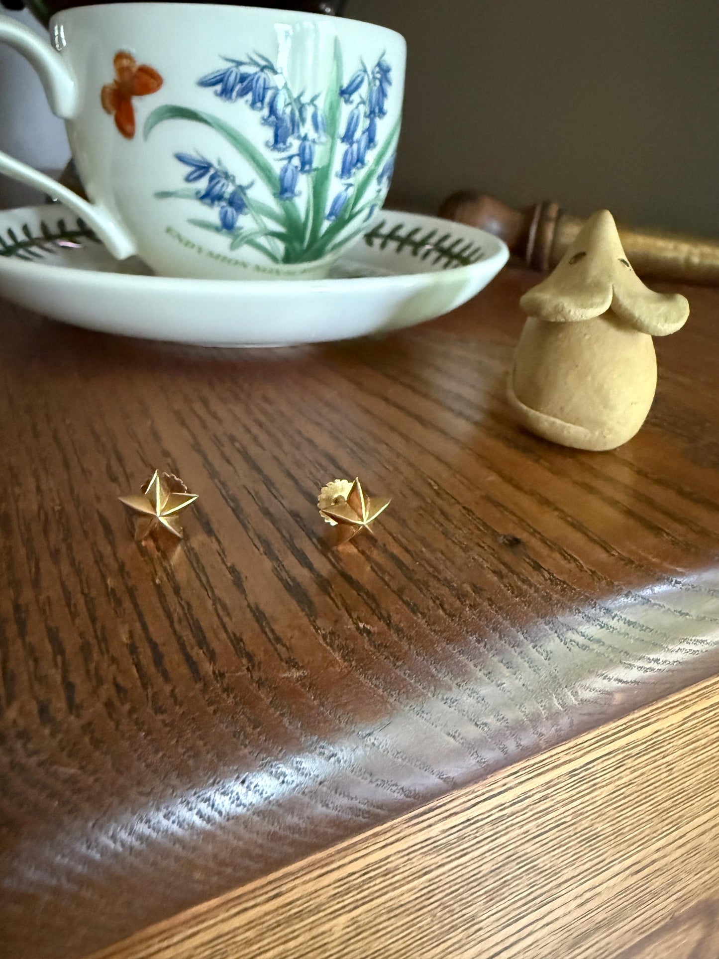 STARS 3D Studs Vintage to Antique French 18k GOLD Solid Figural EARRINGS Screw Back Faceted Shimmer Stud Minimalist