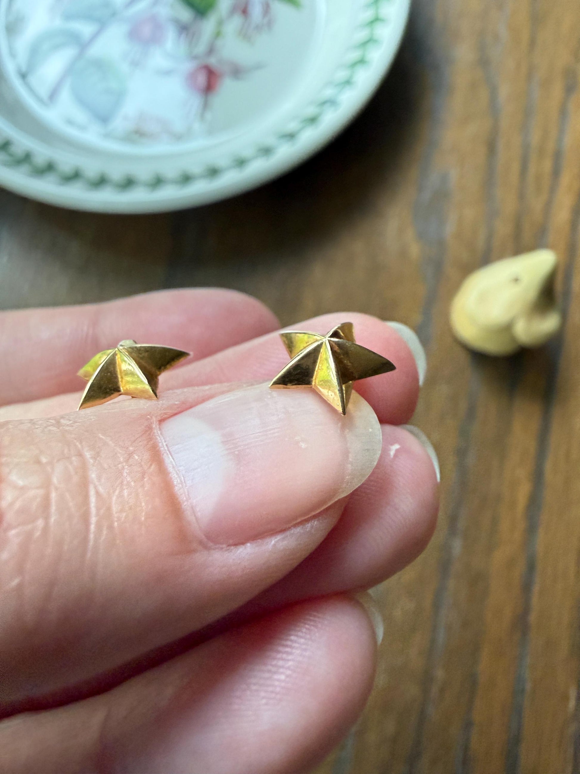 STARS 3D Studs Vintage to Antique French 18k GOLD Solid Figural EARRINGS Screw Back Faceted Shimmer Stud Minimalist