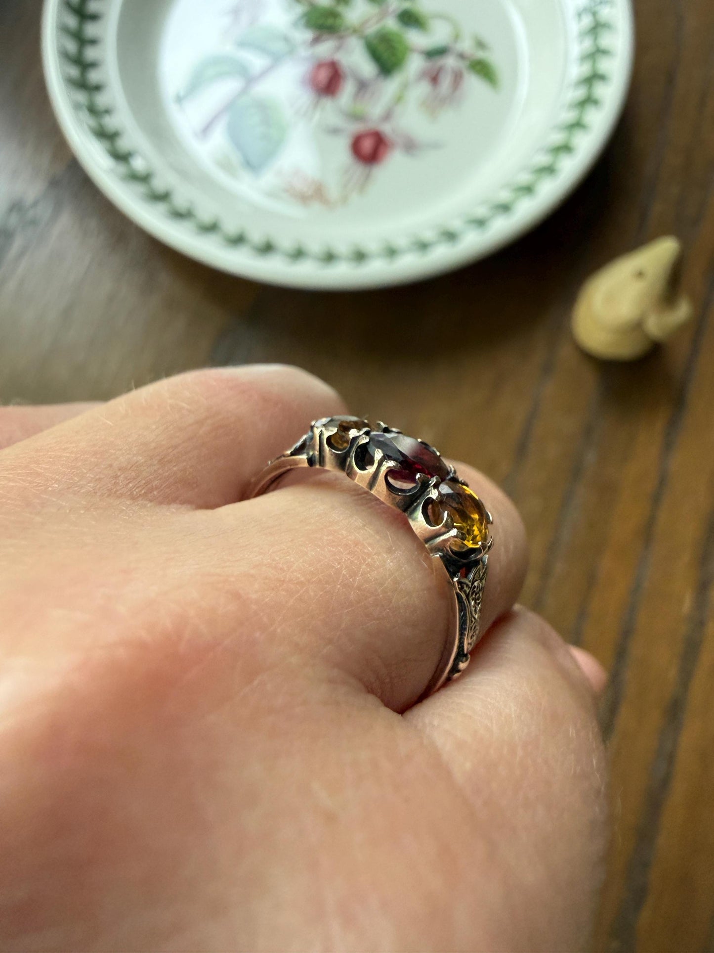 Rare Georgian Era Scottish Antique 14k Gold Three Stone Ring Garnet Citrine Red Yellow 360 Engraved Shank Inverness Known Maker Tulips