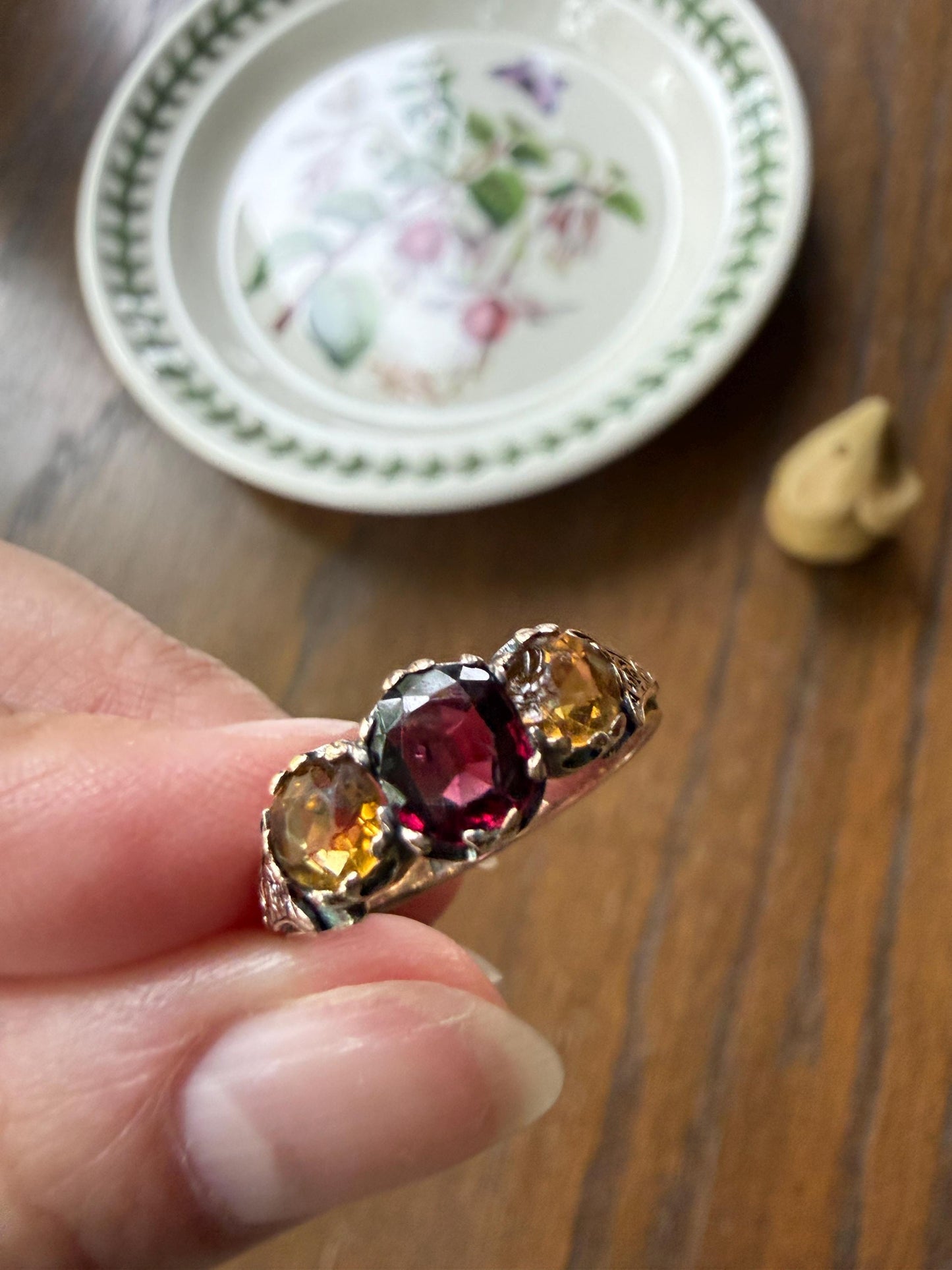 Rare Georgian Era Scottish Antique 14k Gold Three Stone Ring Garnet Citrine Red Yellow 360 Engraved Shank Inverness Known Maker Tulips