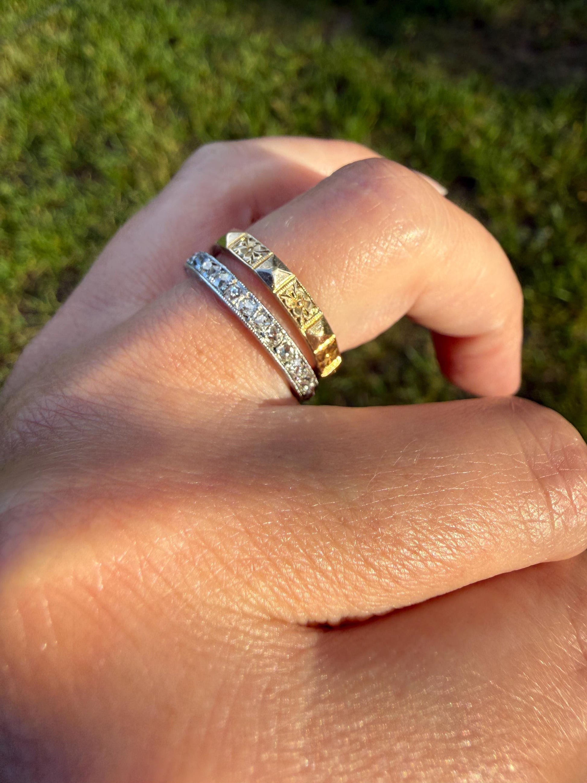 Vintage Floral Wedding Band 9k Gold Faceted Orange Blossom Forget Me Not Beveled Pyramid Stacker Eternity Ring Flower Shimmer