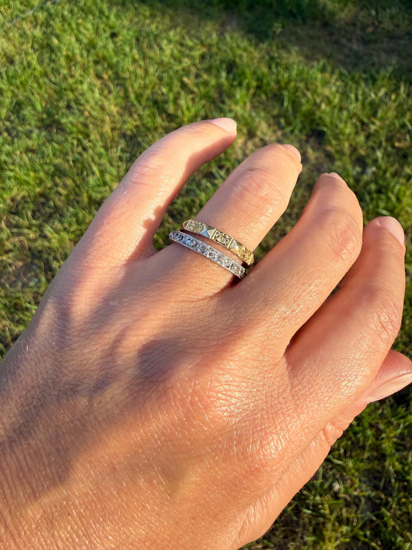 Vintage Floral Wedding Band 9k Gold Faceted Orange Blossom Forget Me Not Beveled Pyramid Stacker Eternity Ring Flower Shimmer