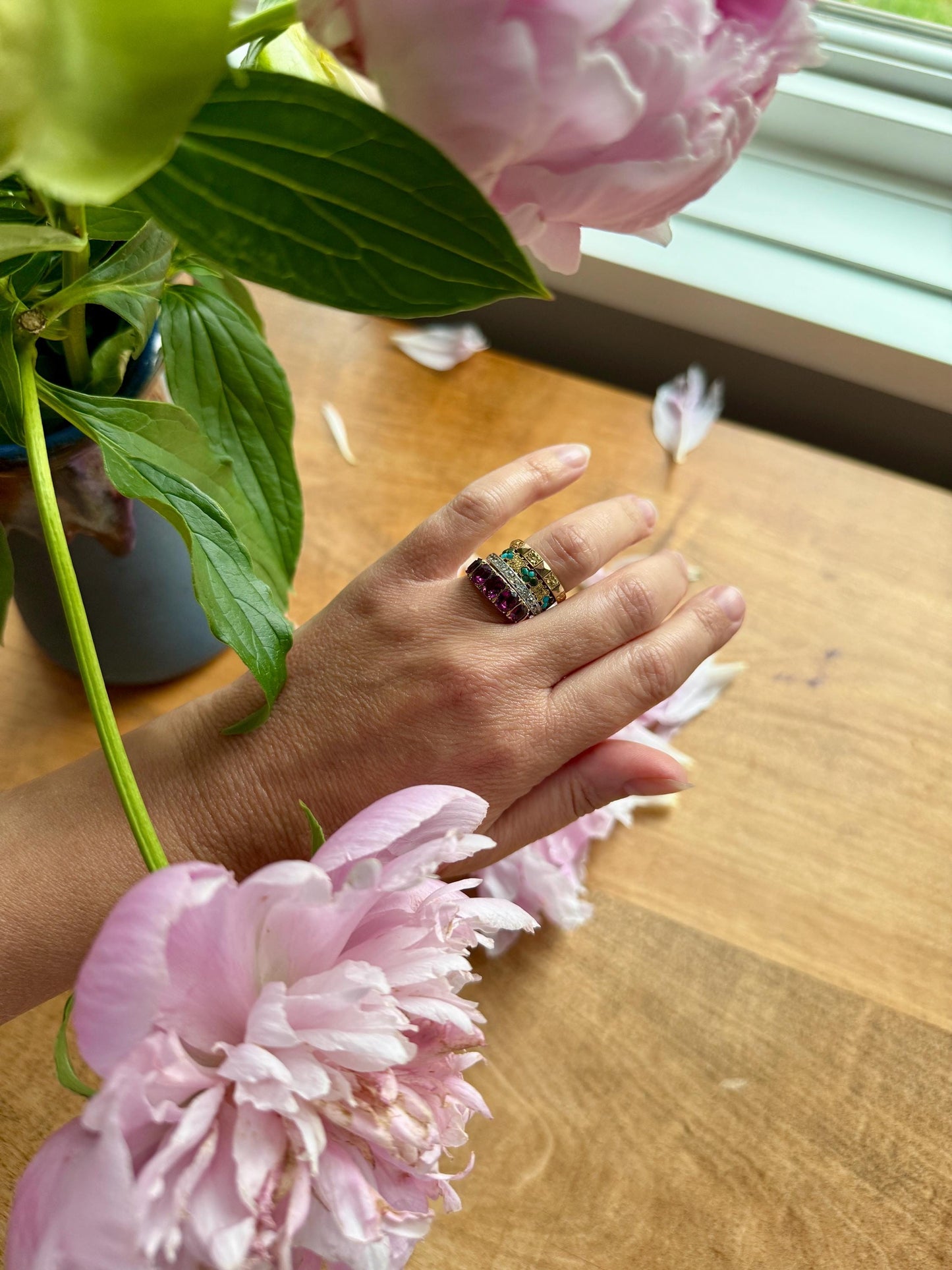 Antique Almandine GARNET Five Stone Oval Stacker Band 15k Gold Ring Purple Colorful Geometric Romantic Gift Juicy Berry Color Graduating