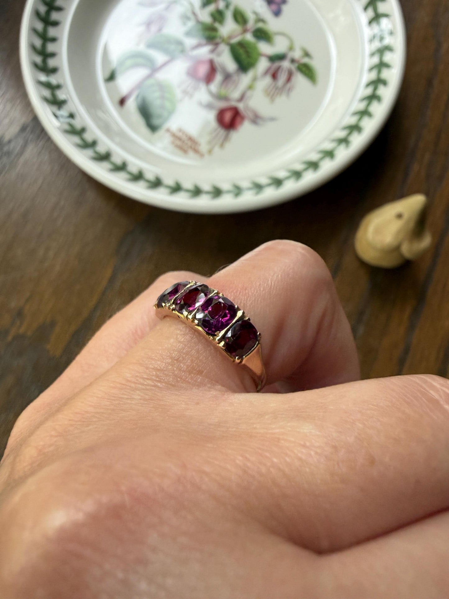 Antique Almandine GARNET Five Stone Oval Stacker Band 15k Gold Ring Purple Colorful Geometric Romantic Gift Juicy Berry Color Graduating