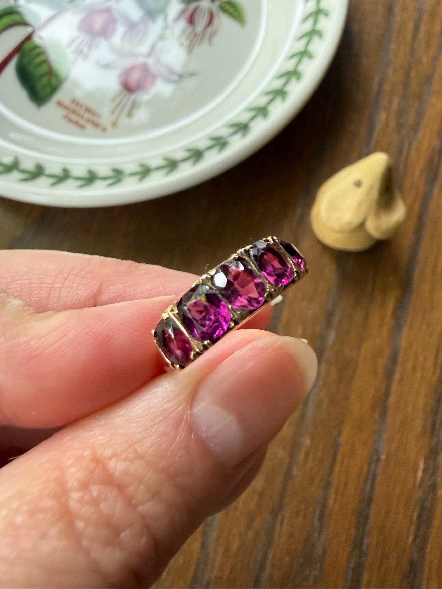 Antique Almandine GARNET Five Stone Oval Stacker Band 15k Gold Ring Purple Colorful Geometric Romantic Gift Juicy Berry Color Graduating