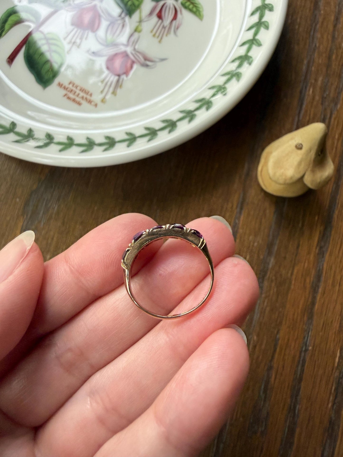 Antique Almandine GARNET Five Stone Oval Stacker Band 15k Gold Ring Purple Colorful Geometric Romantic Gift Juicy Berry Color Graduating